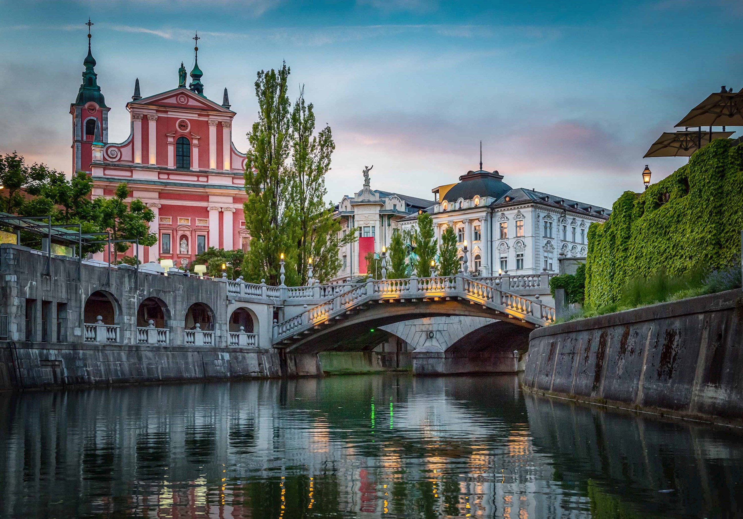 tromostovje-bridge-ljubljanica-river-ljubljana-slovenia-iv.jpg