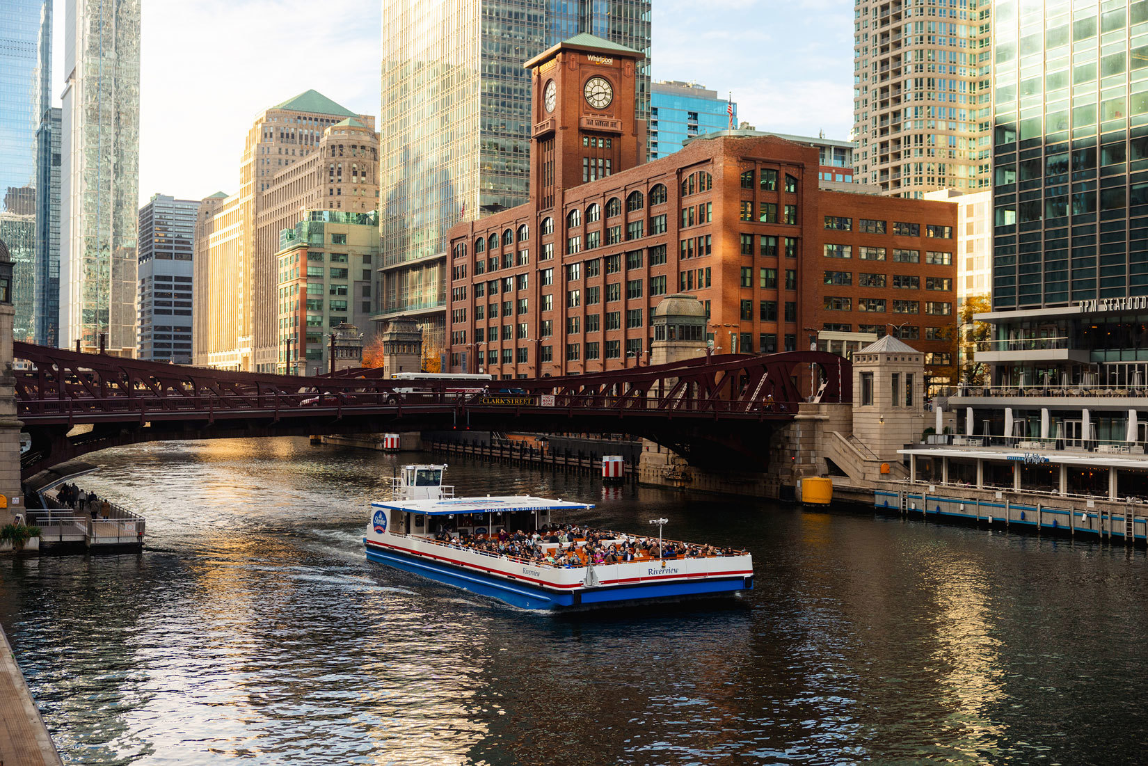 architecture-cruise-chicago-illinois-usa.jpg