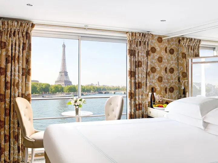 medium-trafalgar-dreamer-bedroom-french-balcony.jpg