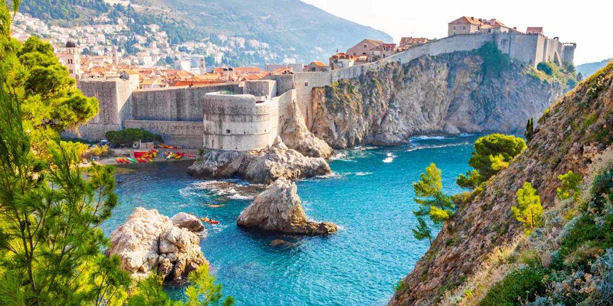 Buildings on high cliffs in Dubrovnik