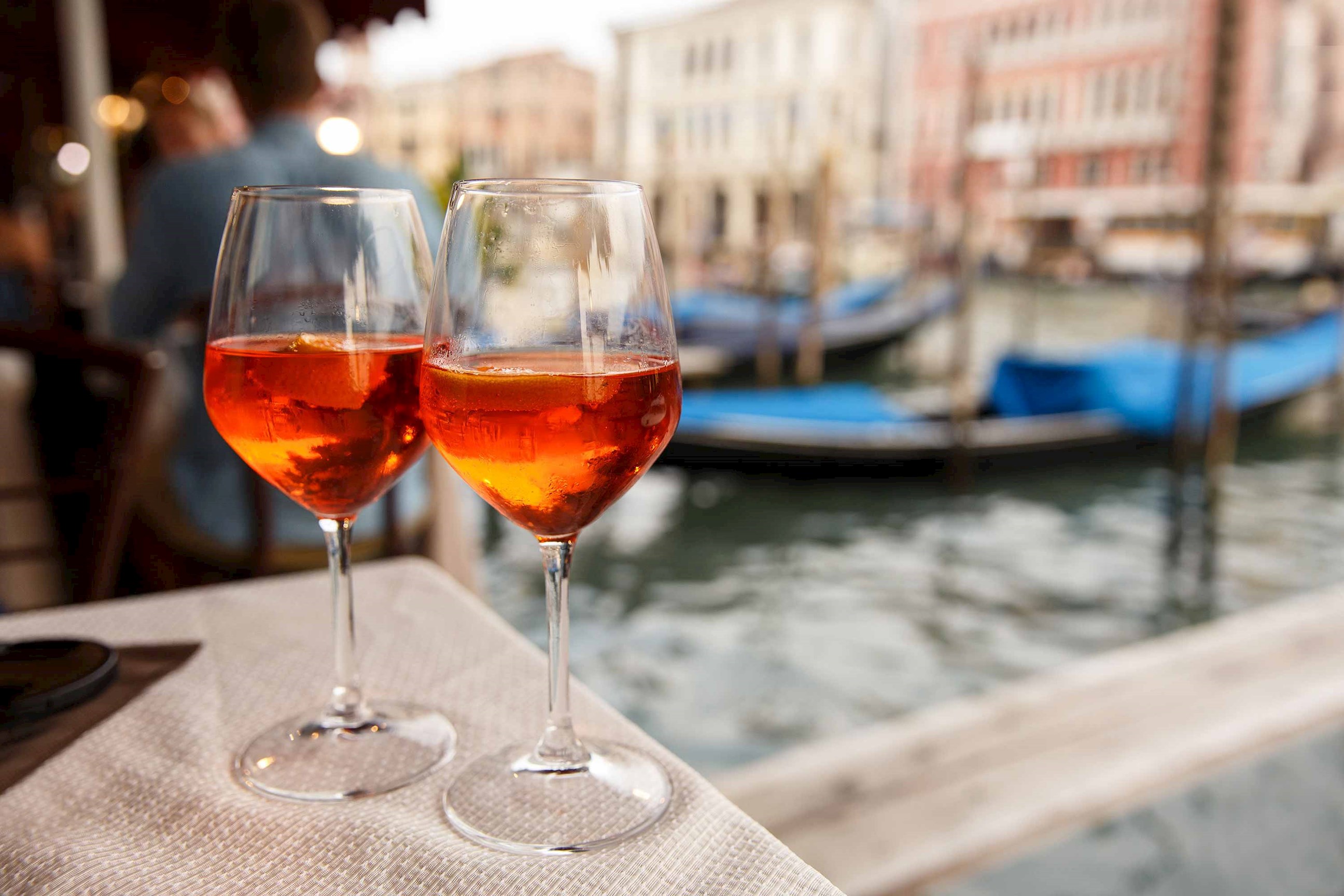 glasses-spritz-venice-italy.jpg