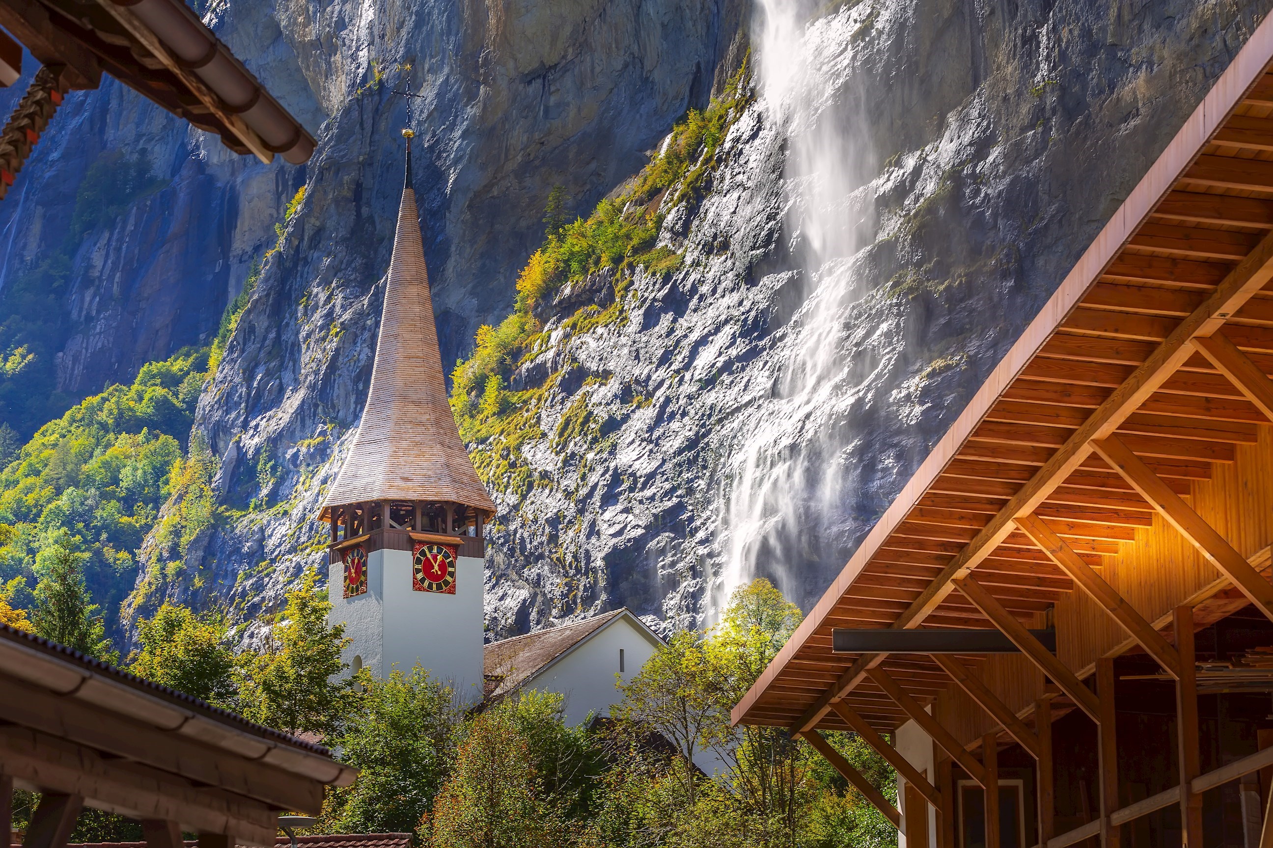 staubbach-falls-lauterbrunnen-switzerland.jpg