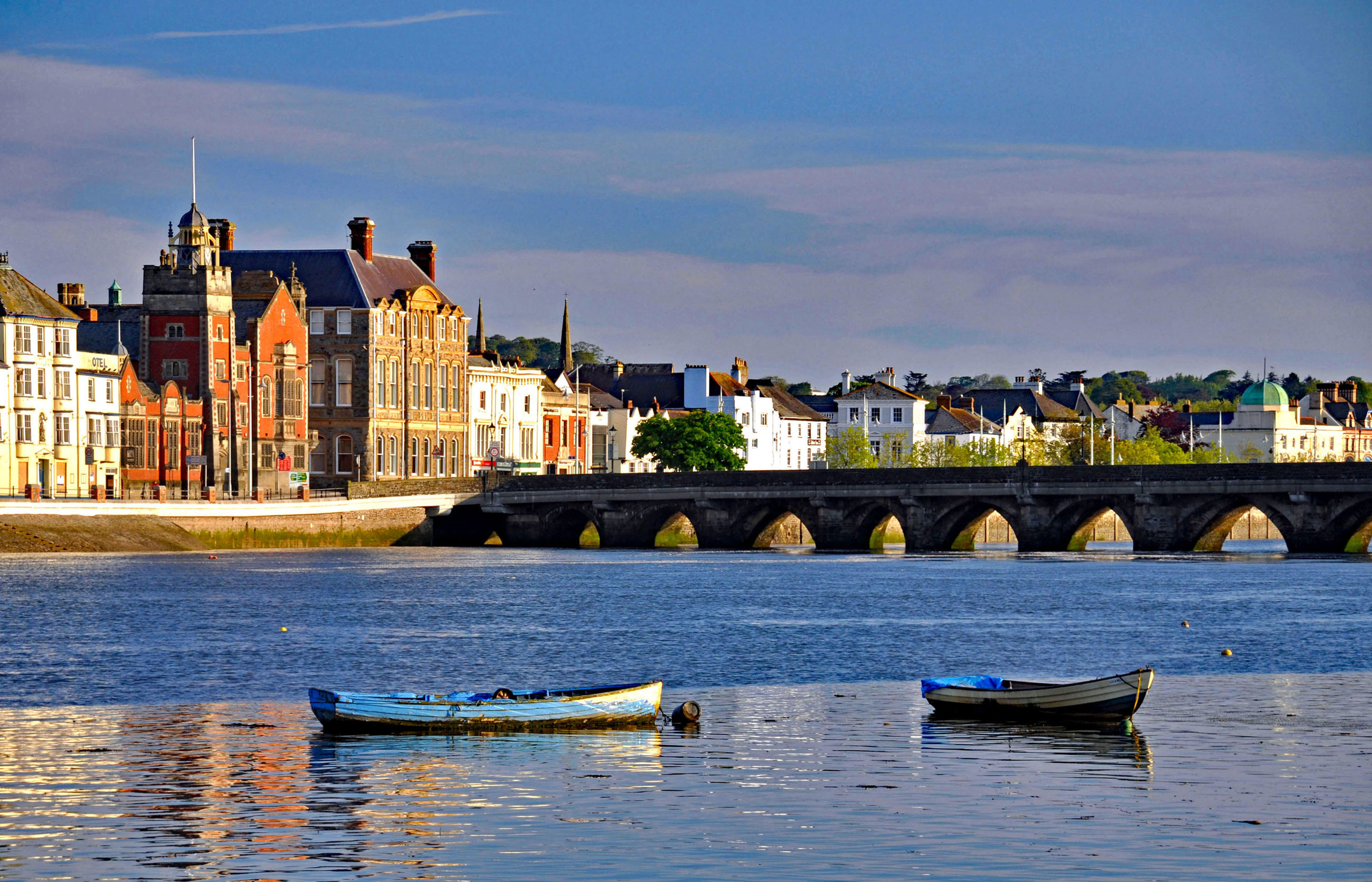 The long bridge, across the River Torridge at Bideford, North Devon, England
