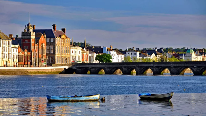 The long bridge, across the River Torridge at Bideford, North Devon, England