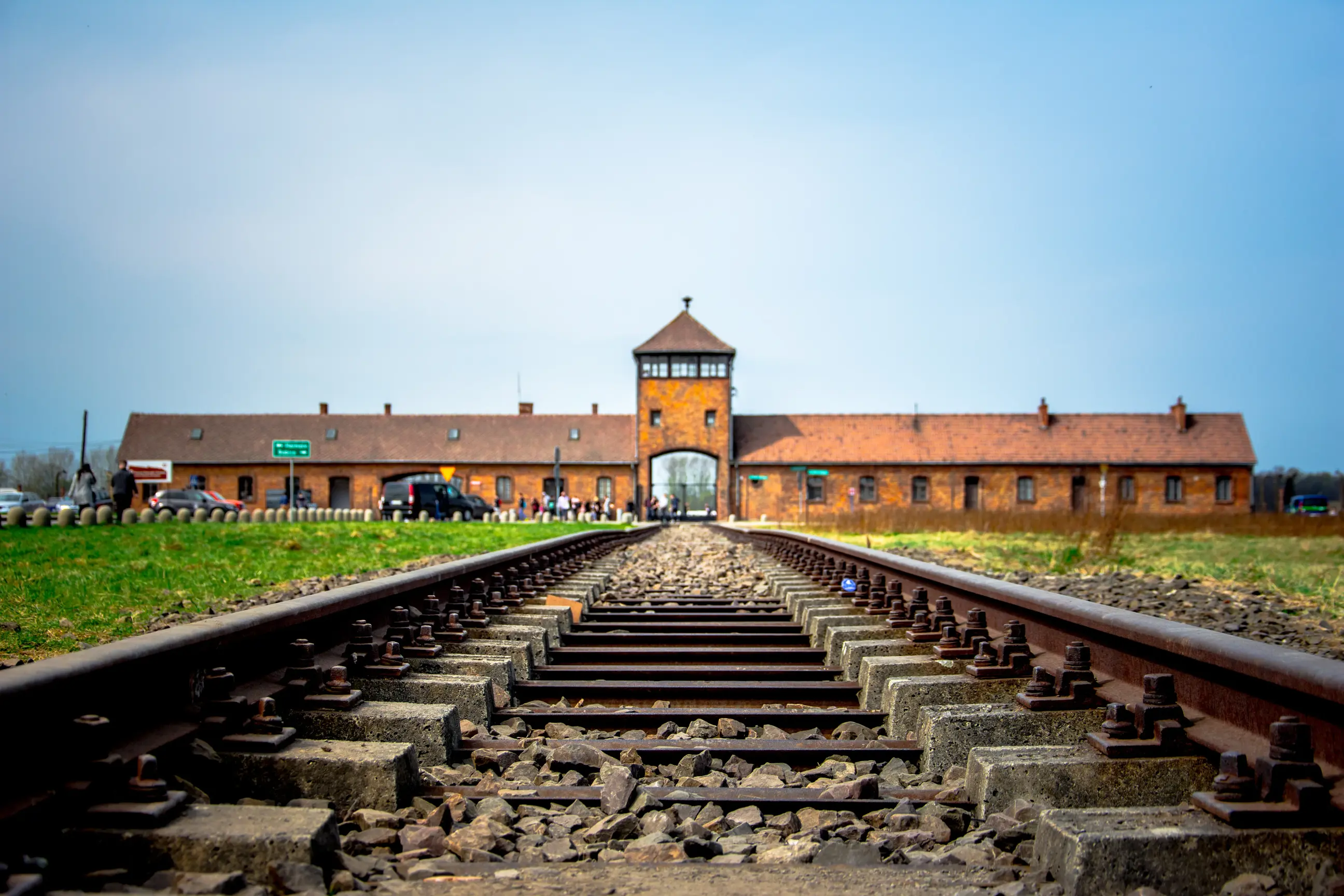 day-hero-main-gate-to-nazi-concentration-auschwitz-poland.webp