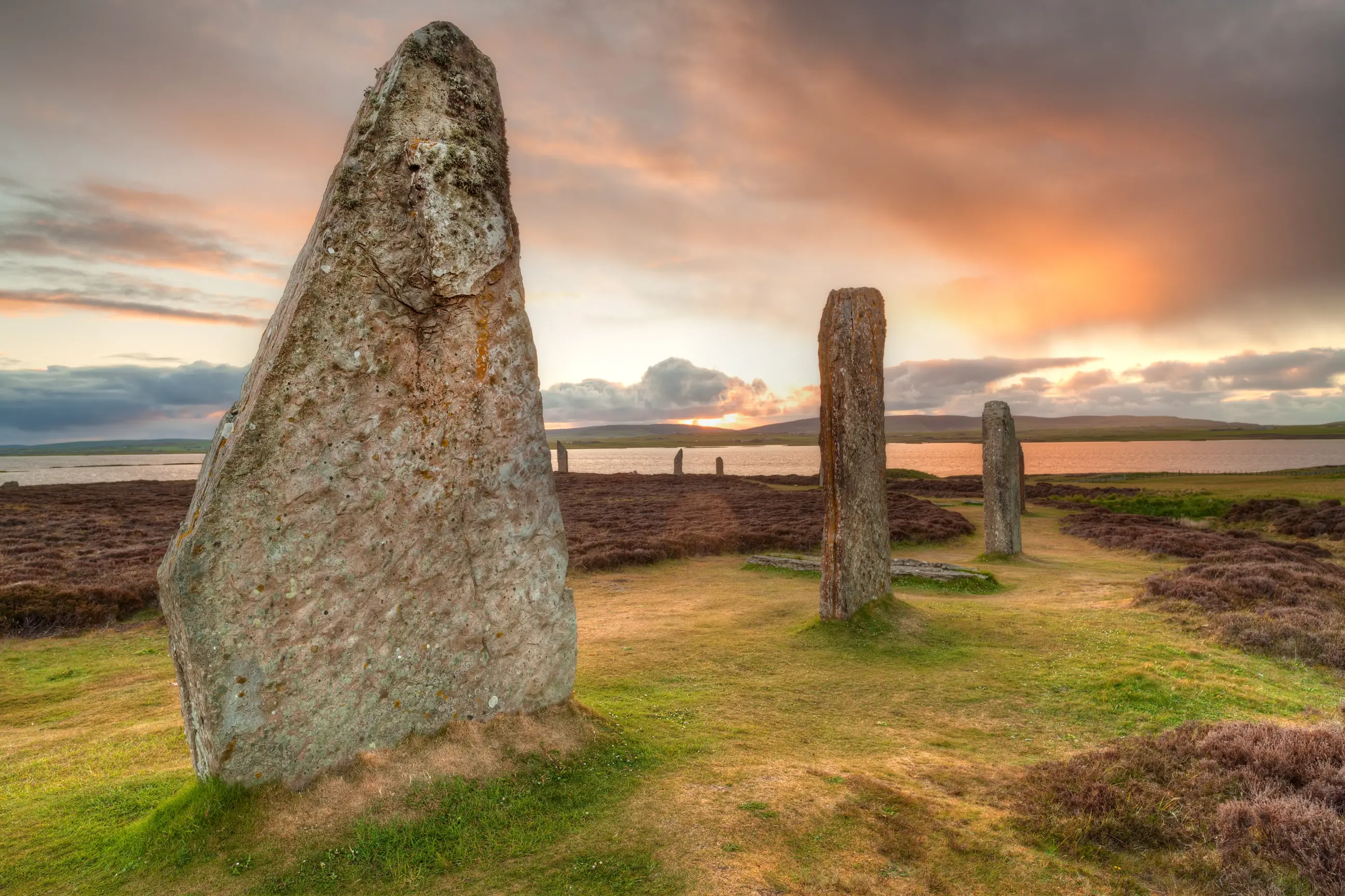day-hero-ring-of-brodgar-sunset-orkney-scotland-155600232.webp