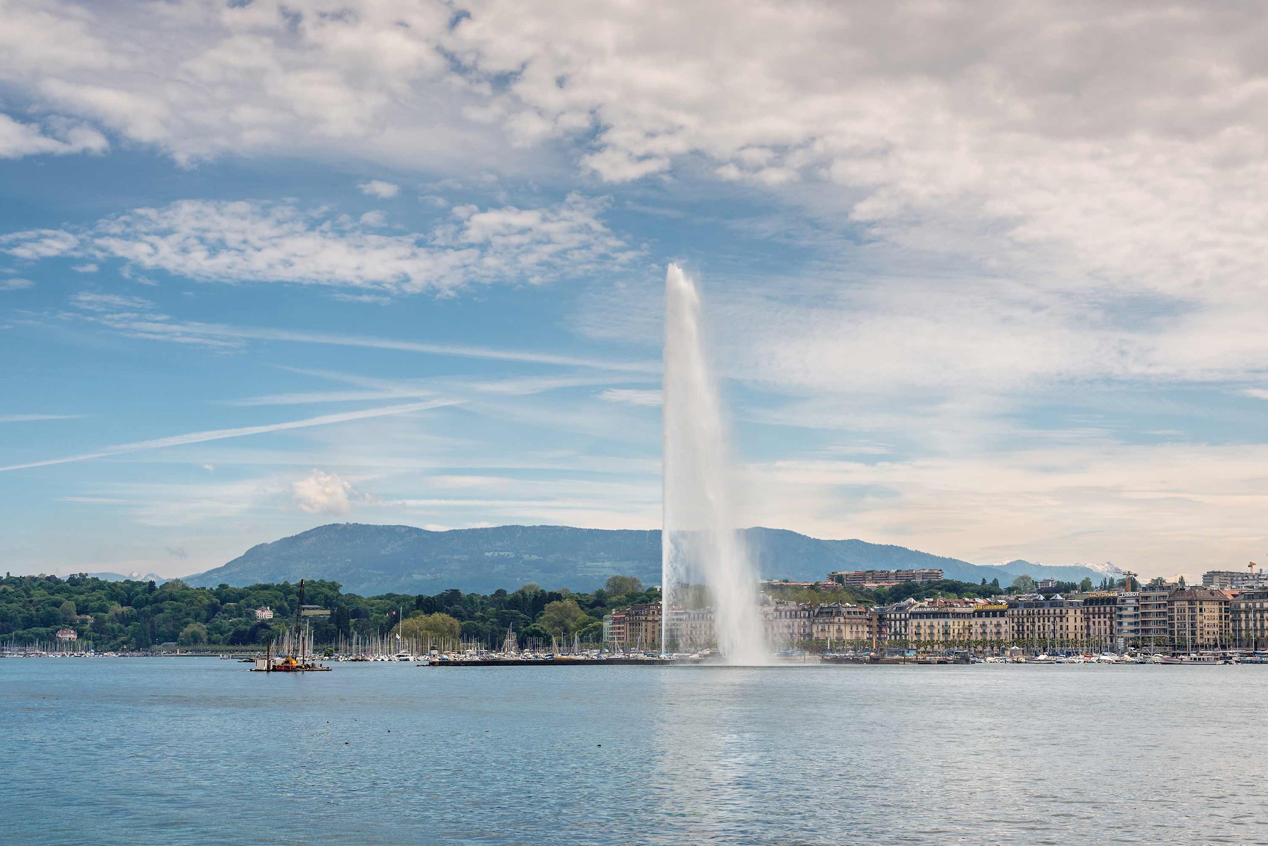 jet-deau-lake-geneva-switzerland.jpg
