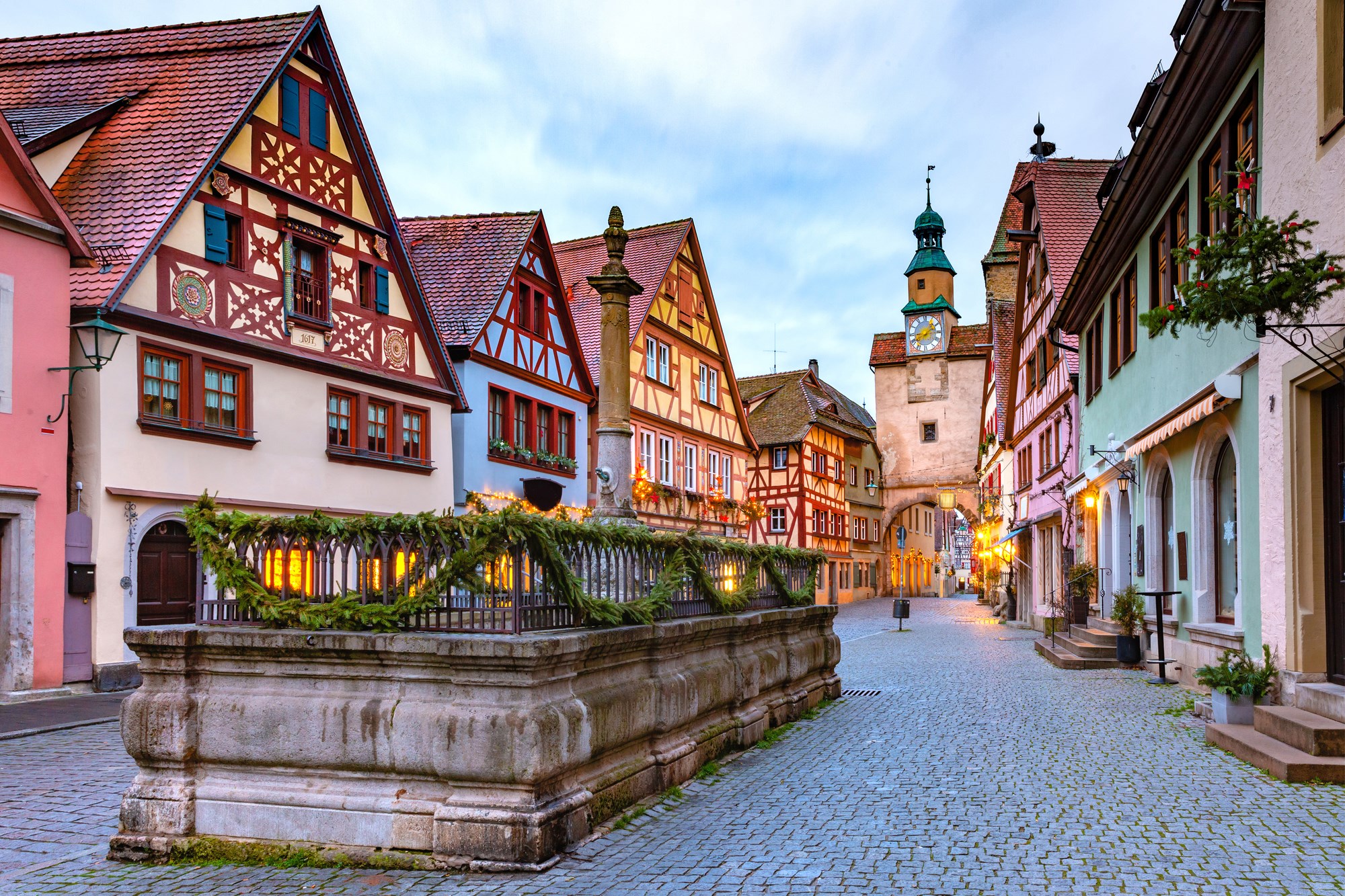 old-town-rothenburg-ob-der-tauber-bavaria-germany.jpg