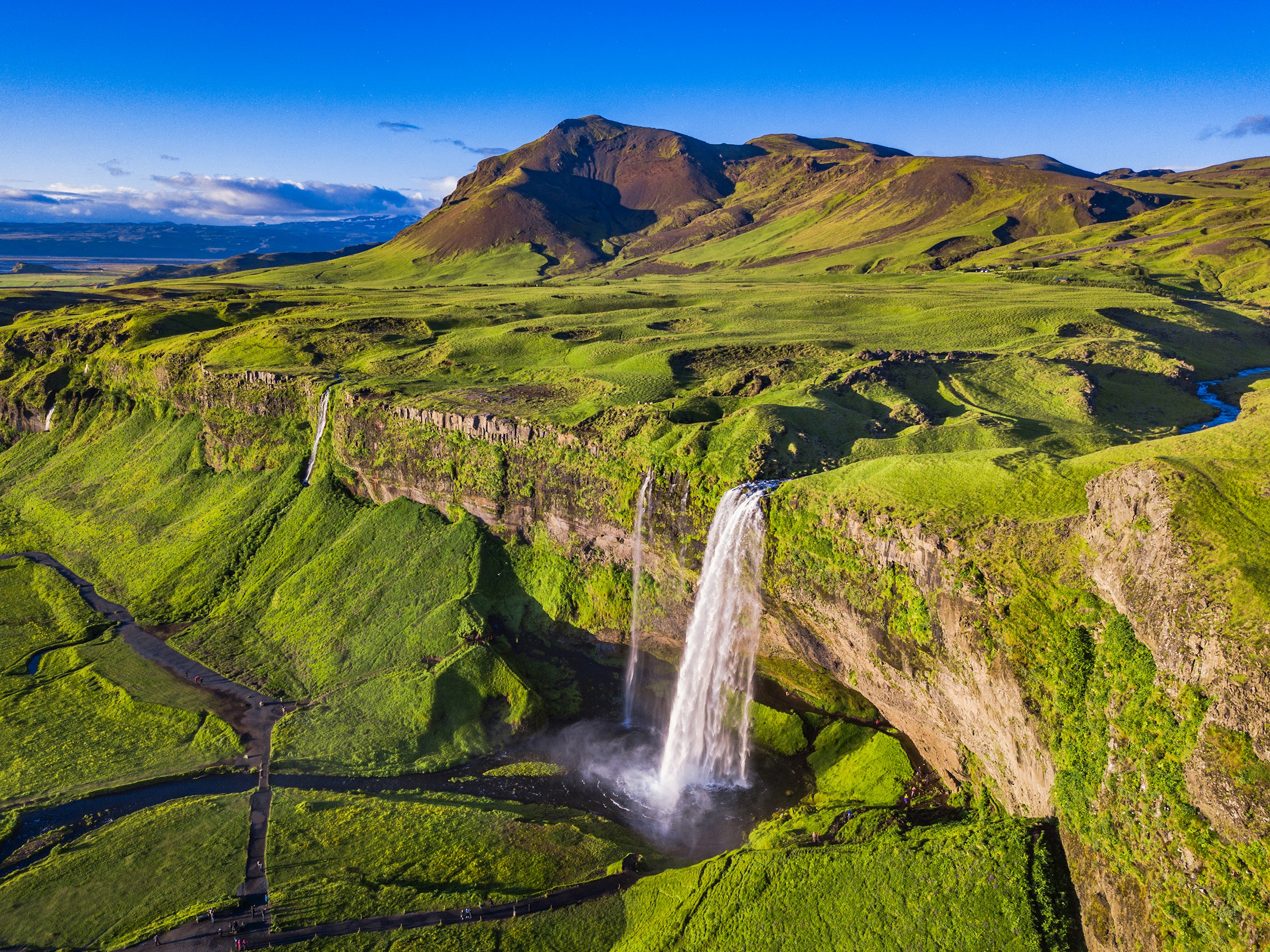seljalandsfoss-waterfalls-iceland.jpg