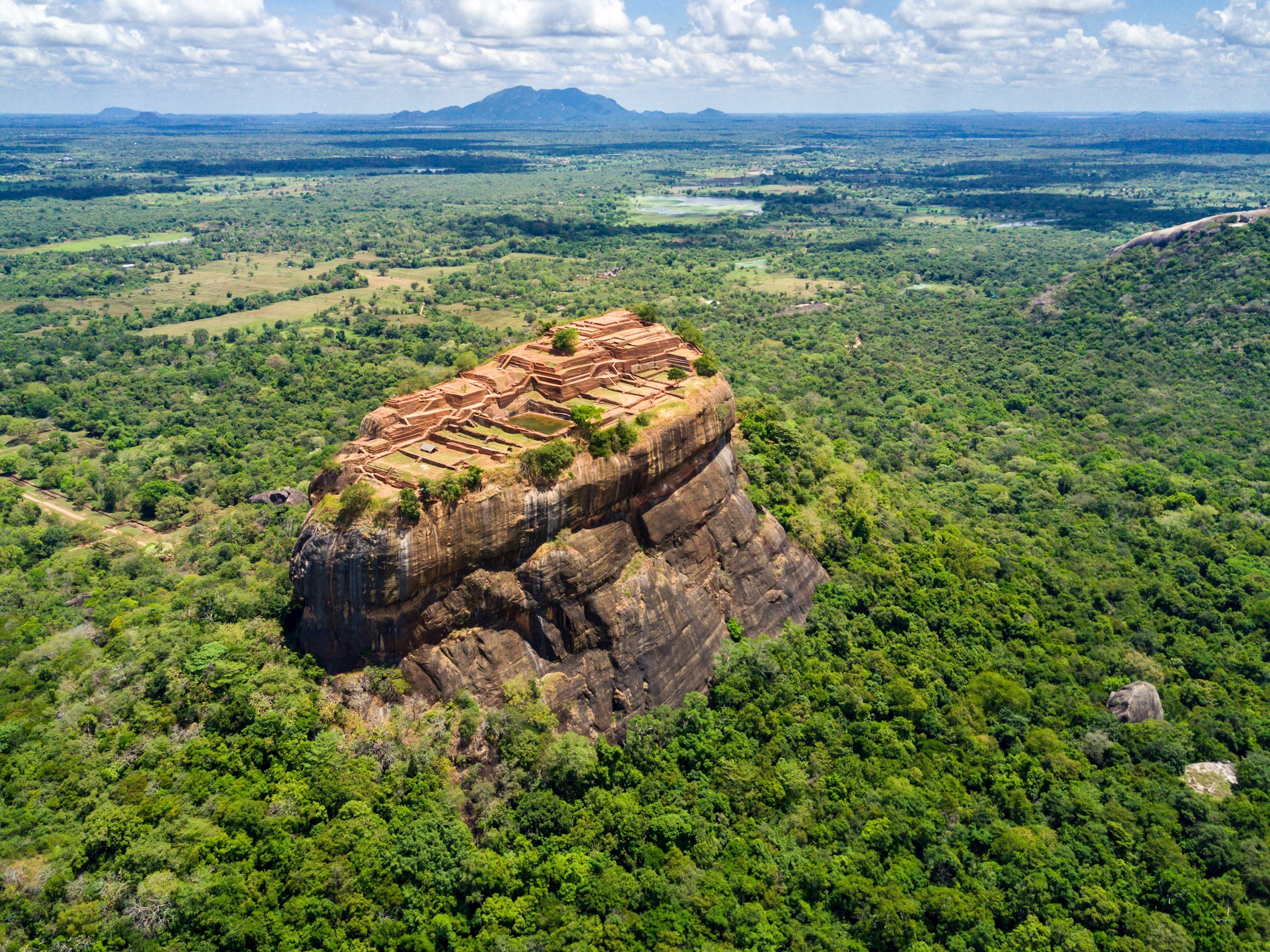 sigiriya-fortress-sigiriya-sri-lanka.jpg
