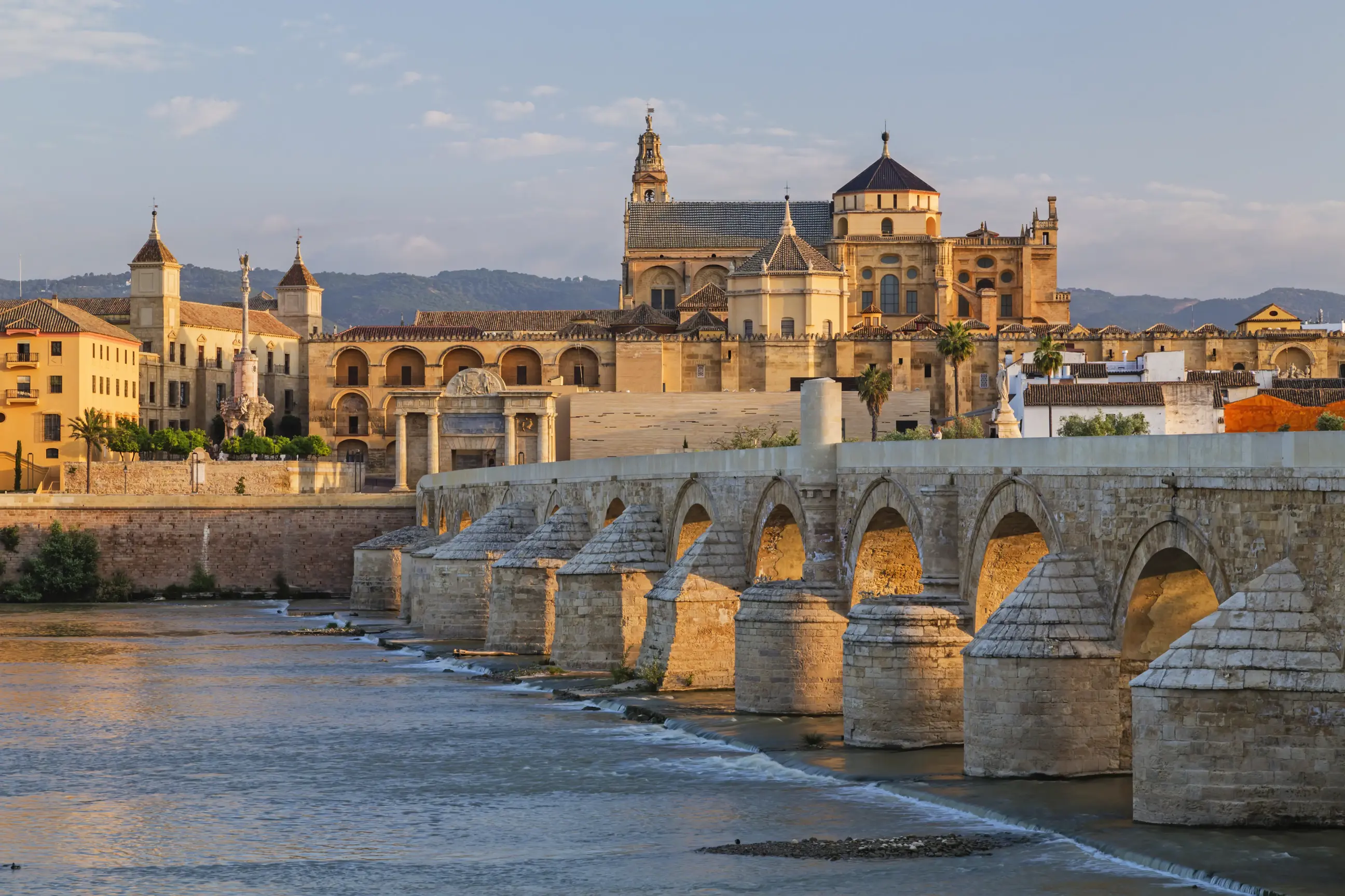 day-hero-urban-bridge-in-cordoba-spain.webp