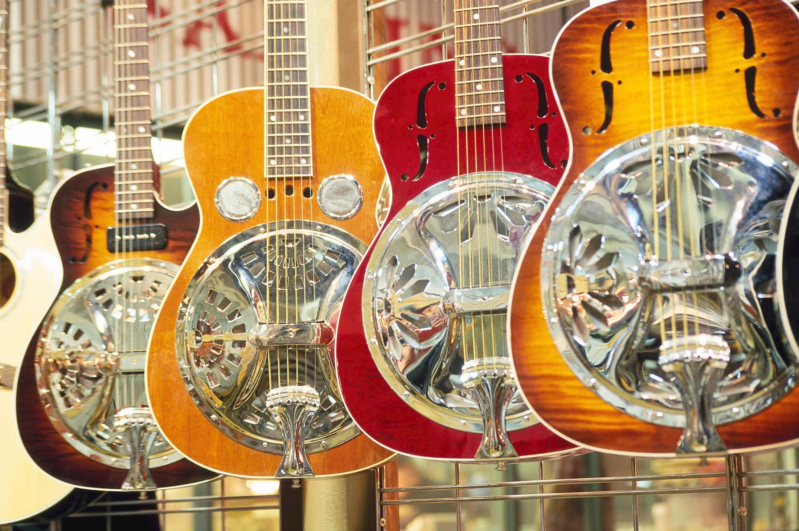 guitars-nashville-usa.jpg
