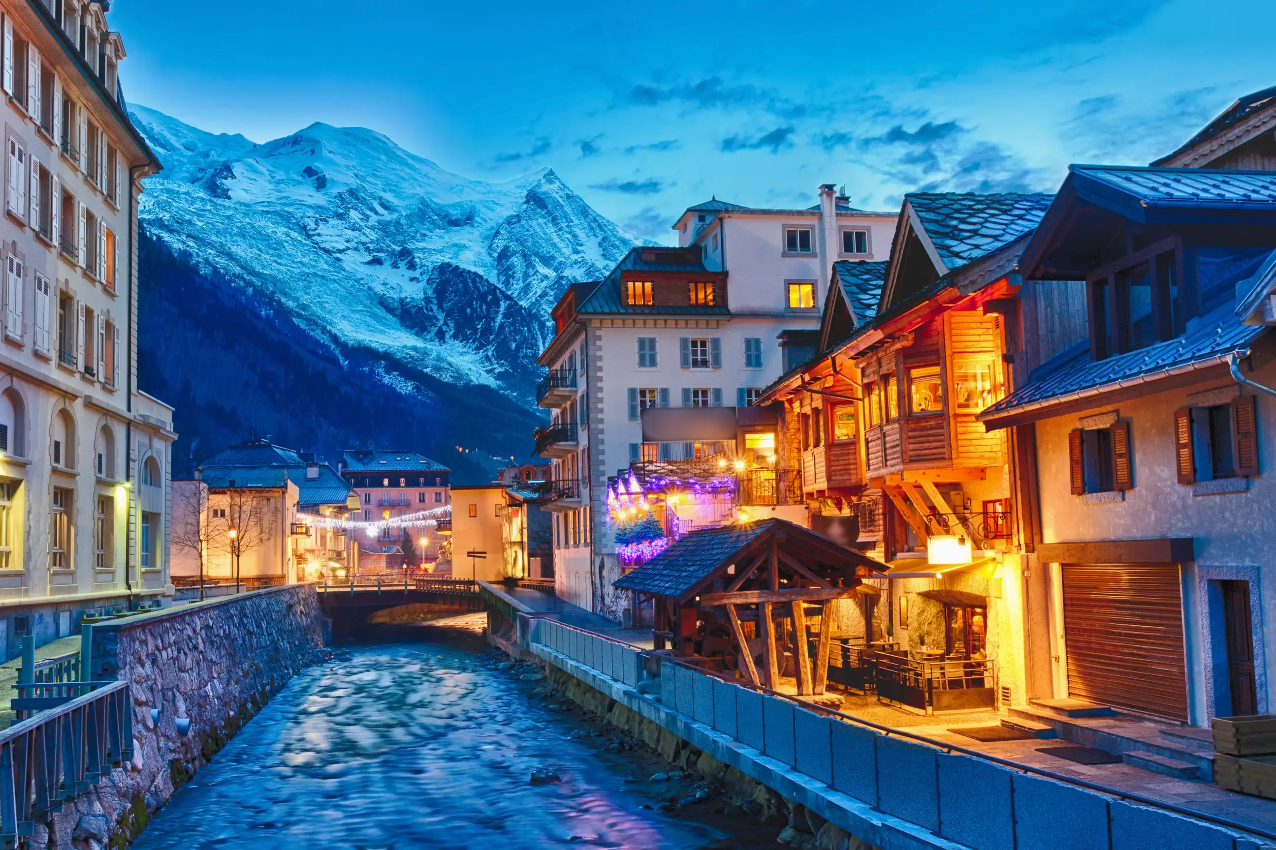day-hero-chamonix-mont-blanc-france.webp