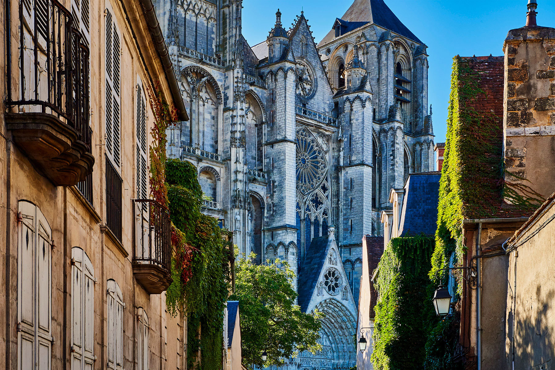 bourges-cathedral-bourges-france.jpg