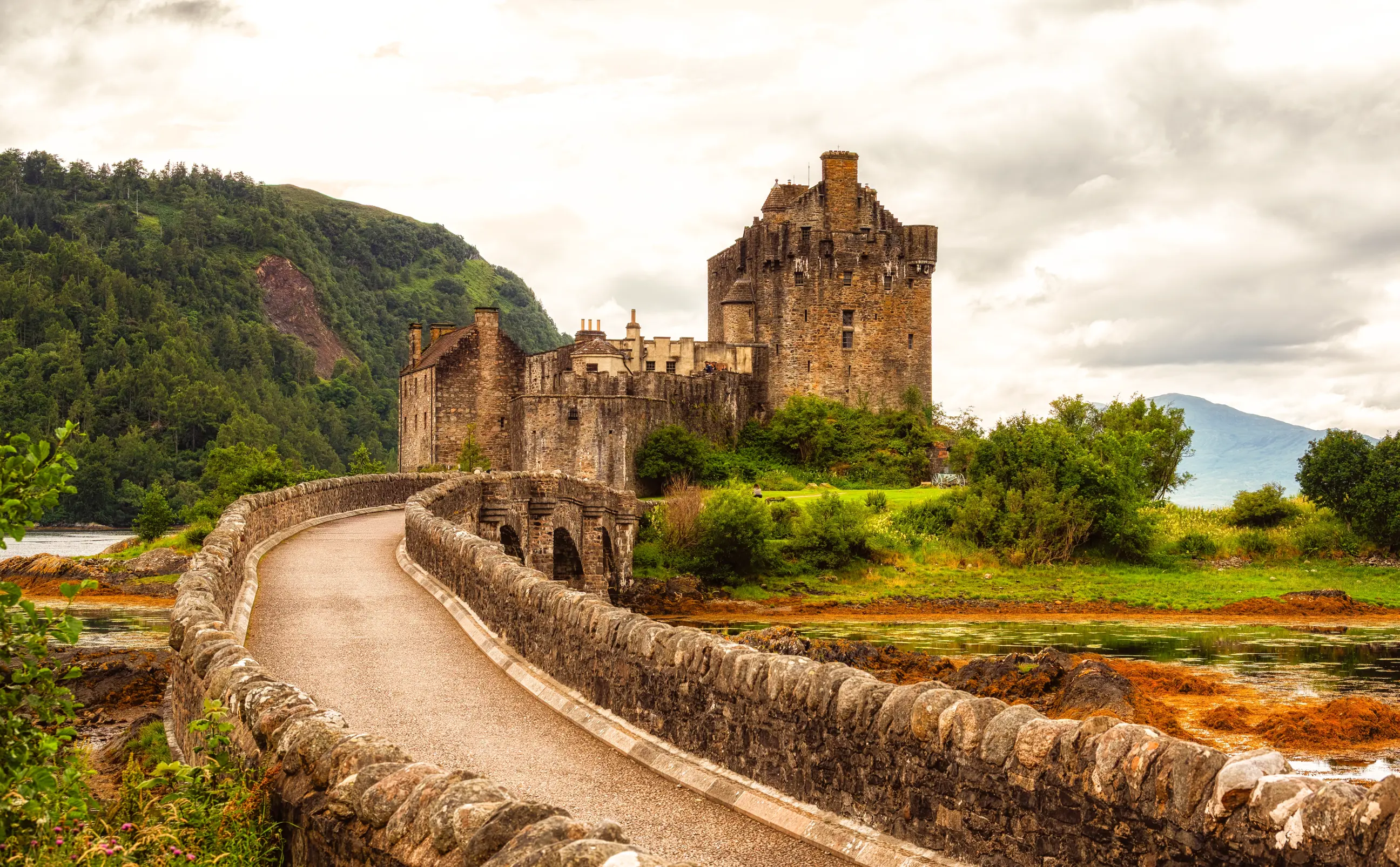 day-hero-eilean-donan-scotland.webp