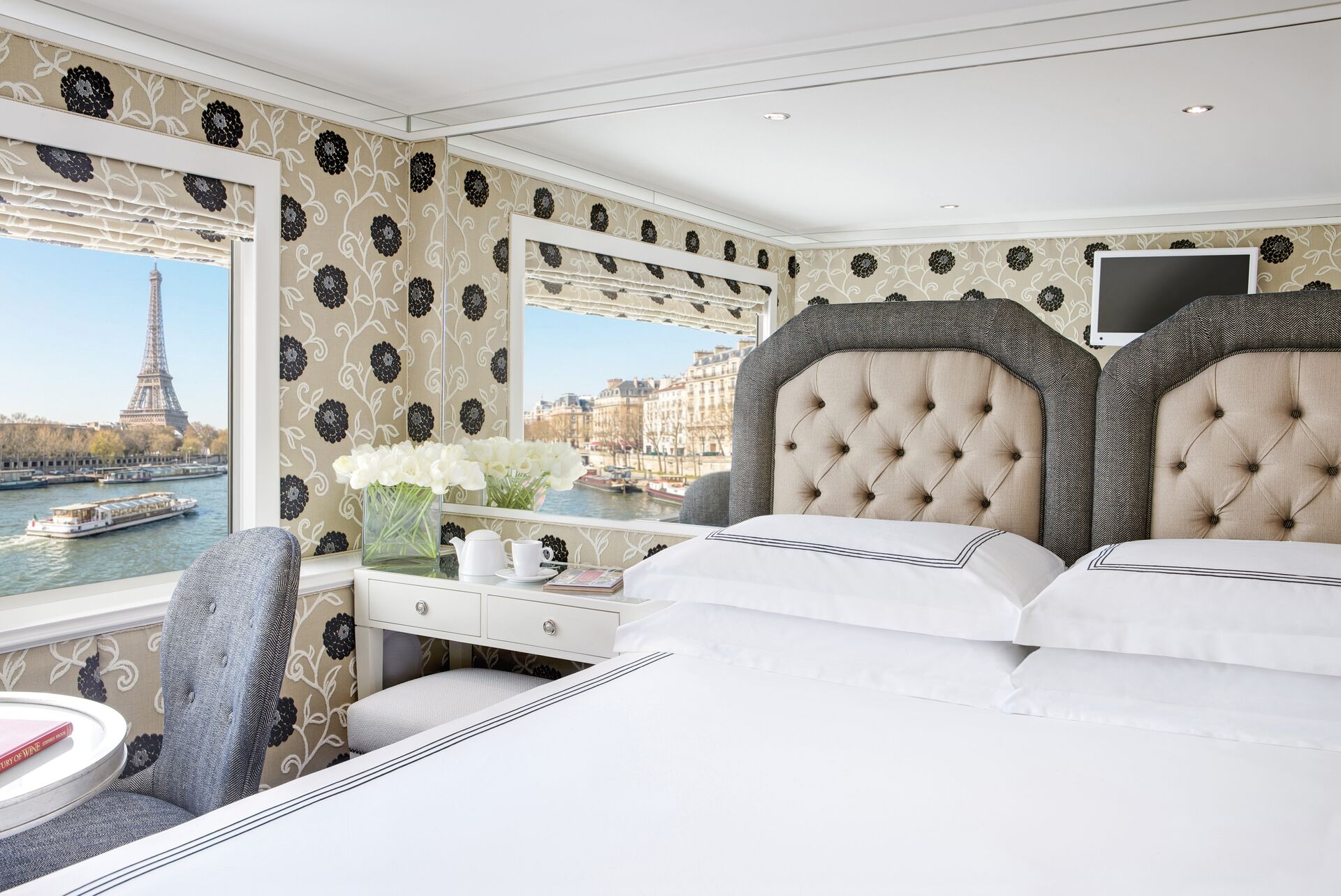 Trafalgar Harmonie Deluxe bedroom