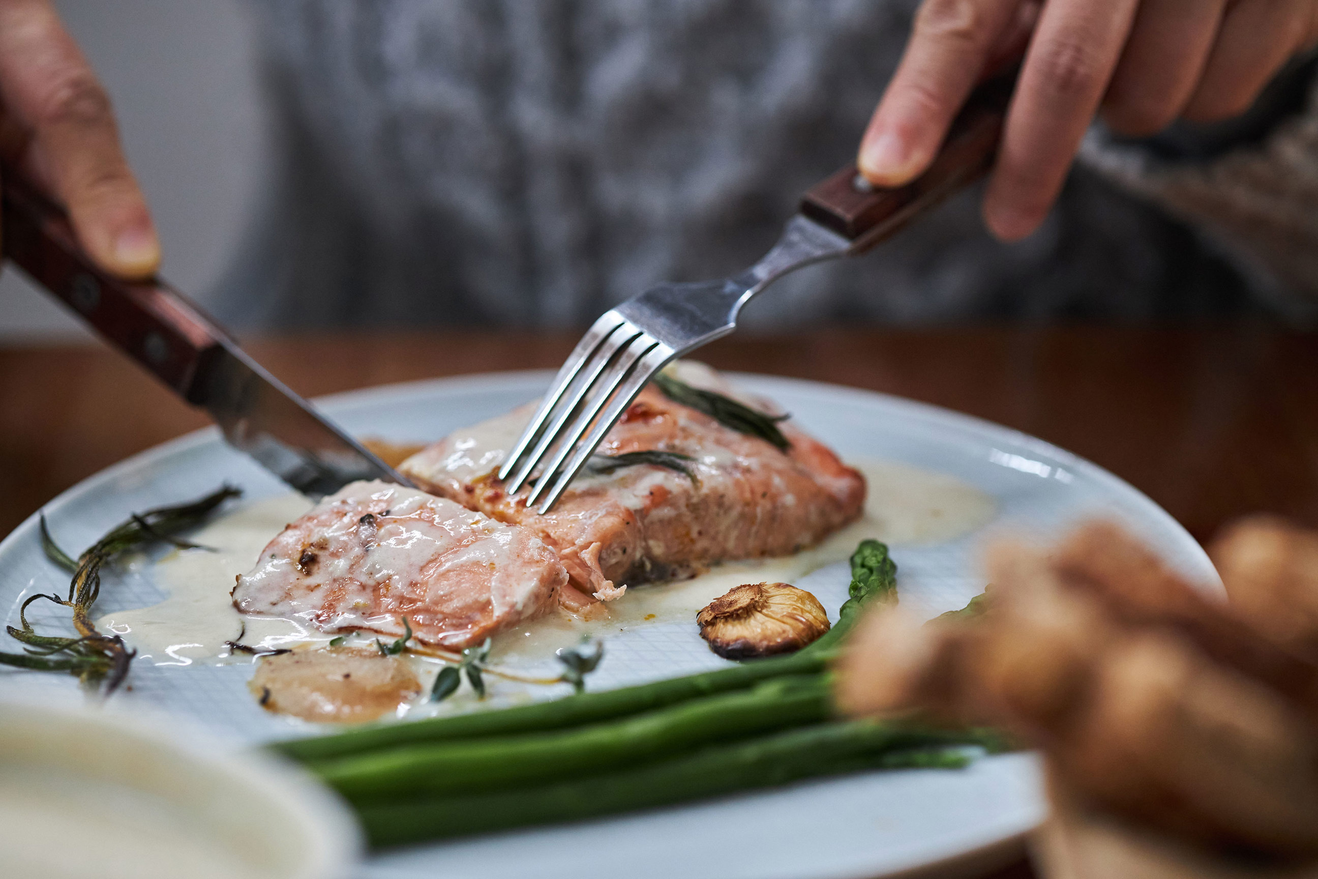 norwegian-flavours-baked-salmon-sauce-oslo-norway.jpg