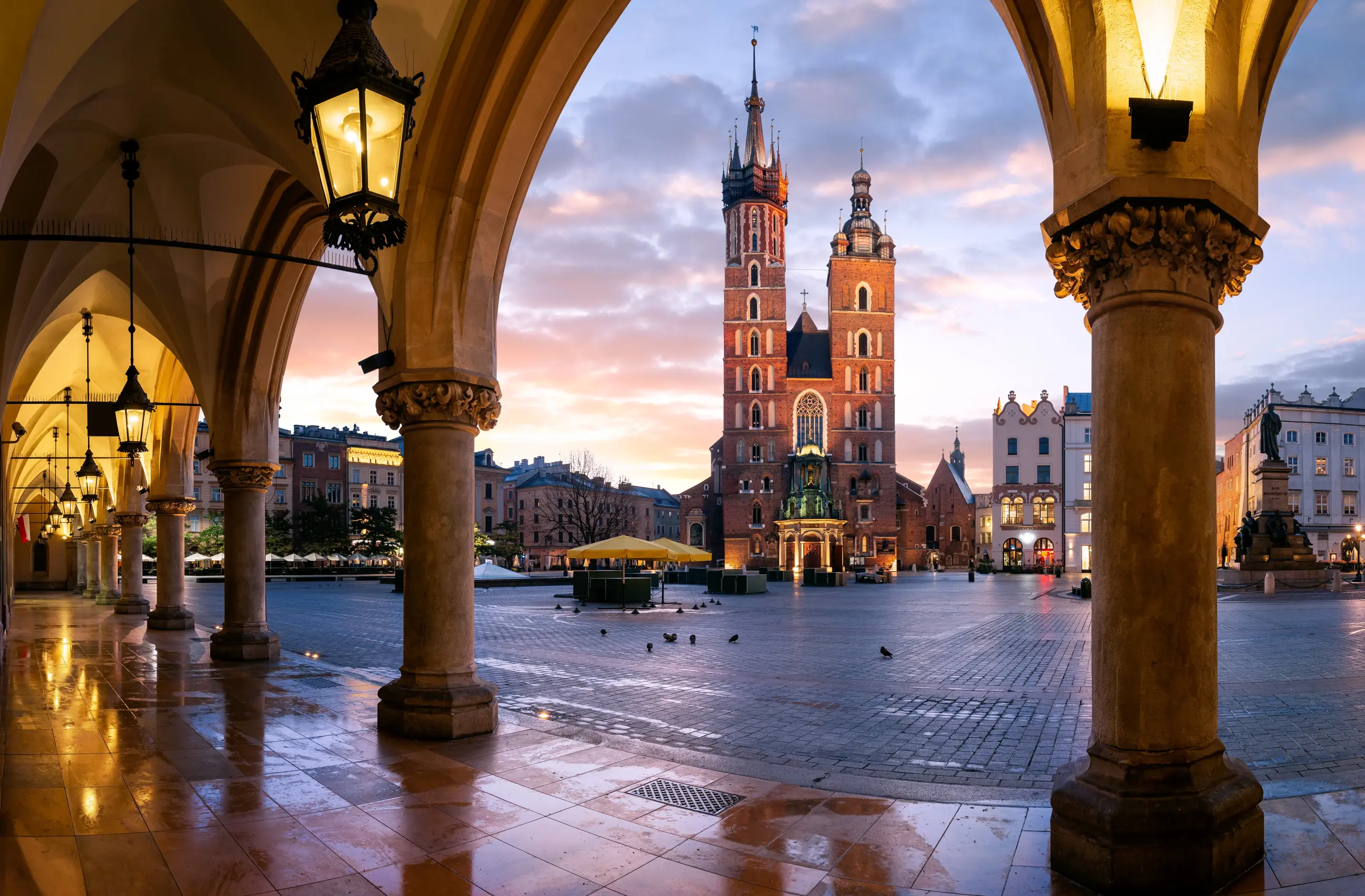 day-hero-through-the-arches-krakow-poland.webp