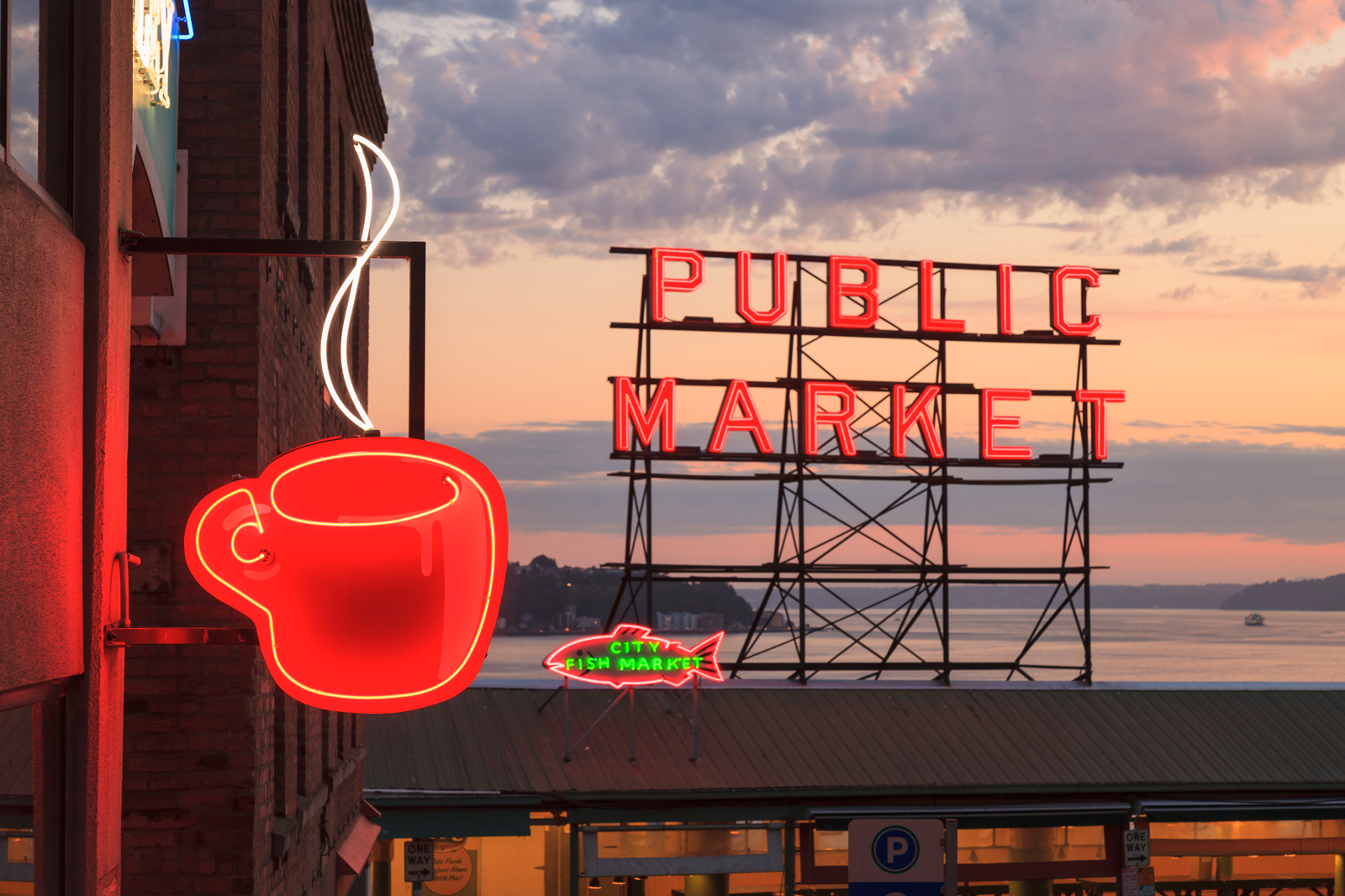 public-market-sign-seattle-washington-usa.jpg