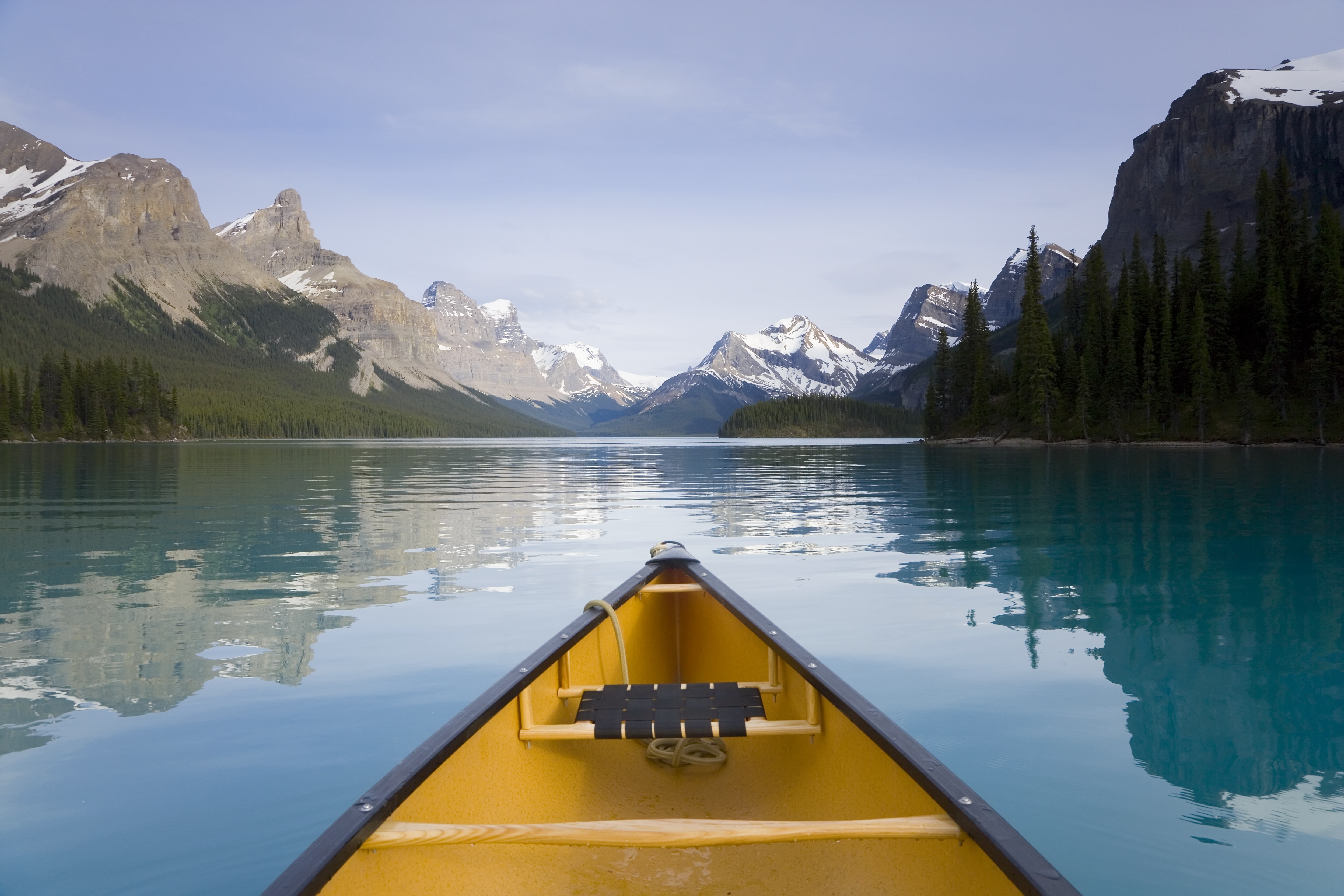 Canada, Jasper National Park, View Of Mountains From Canoe On Lake Maligne Sb10064920m 001