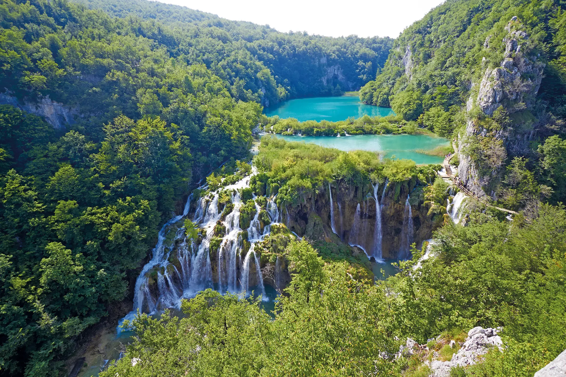 day-hero-view-in-the-plitvice-lakes-national-park-croatia.webp