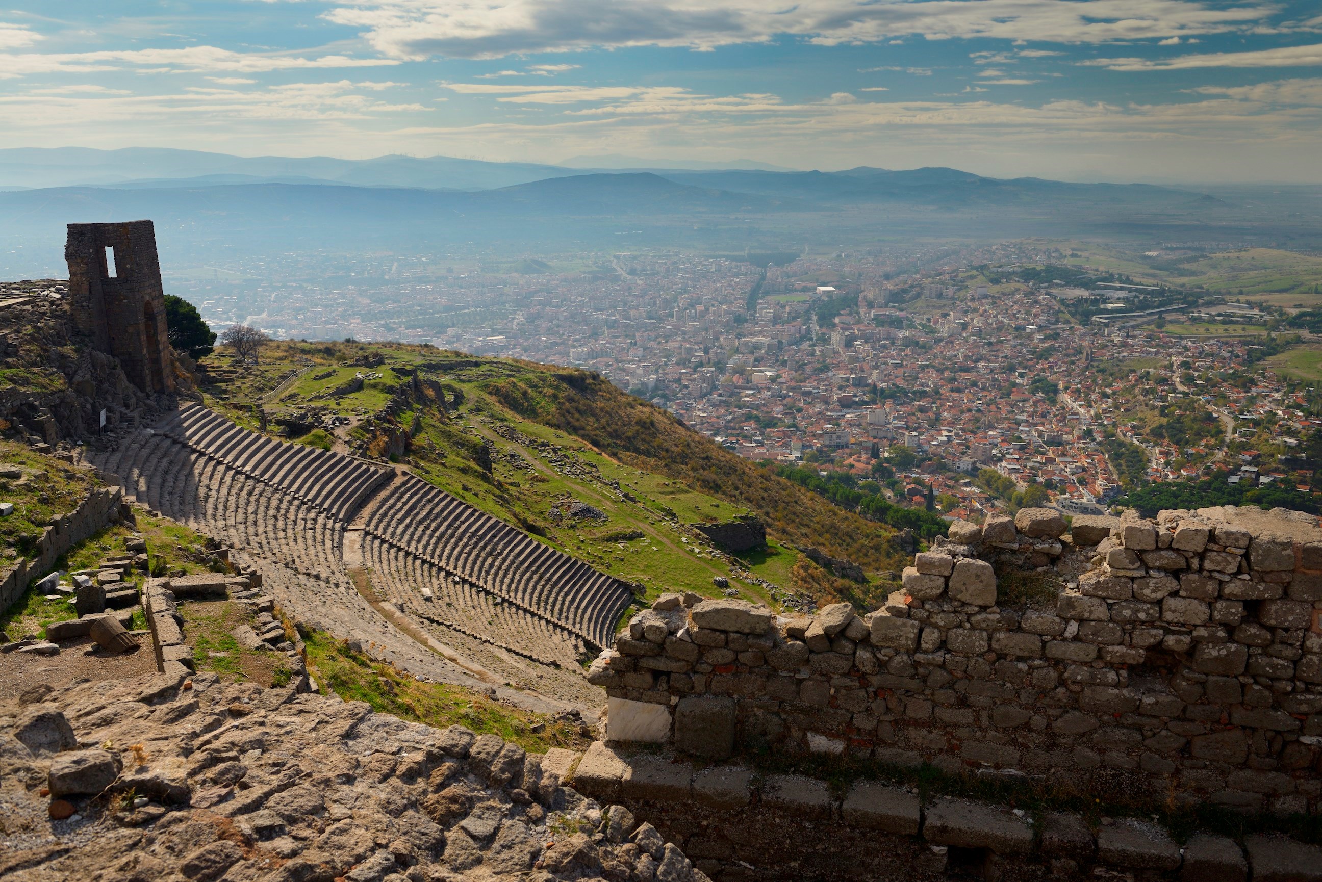 pergamon-theatre-canakkale-turkey.jpg
