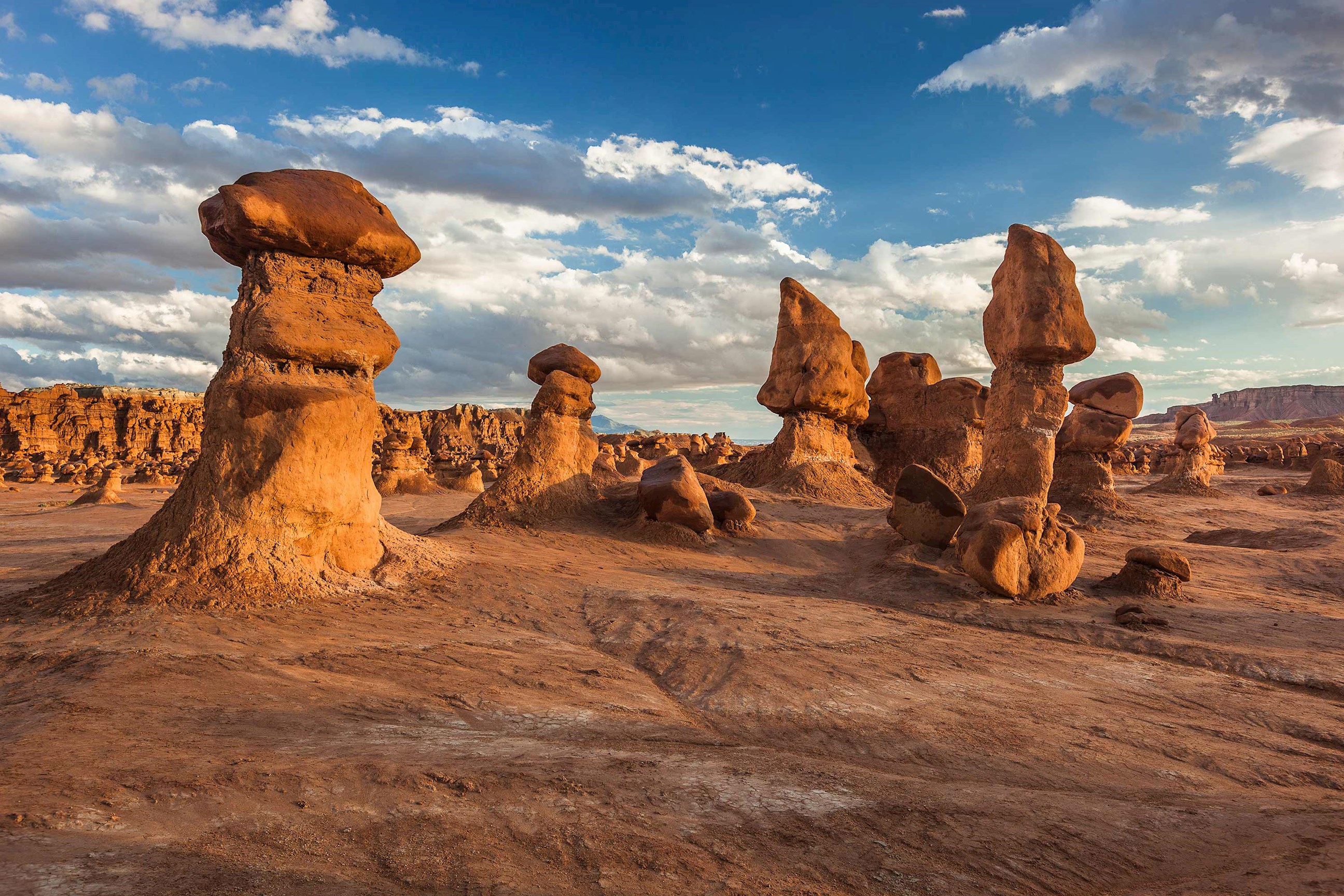 rocks-goblin-valley-usa.jpg