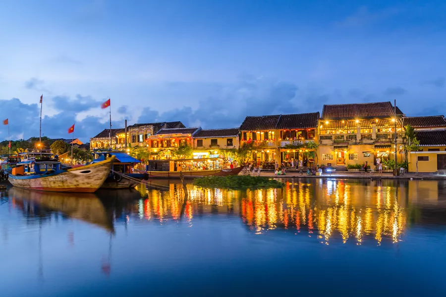 Hoi An Reflected In The River During Sunset 637031352