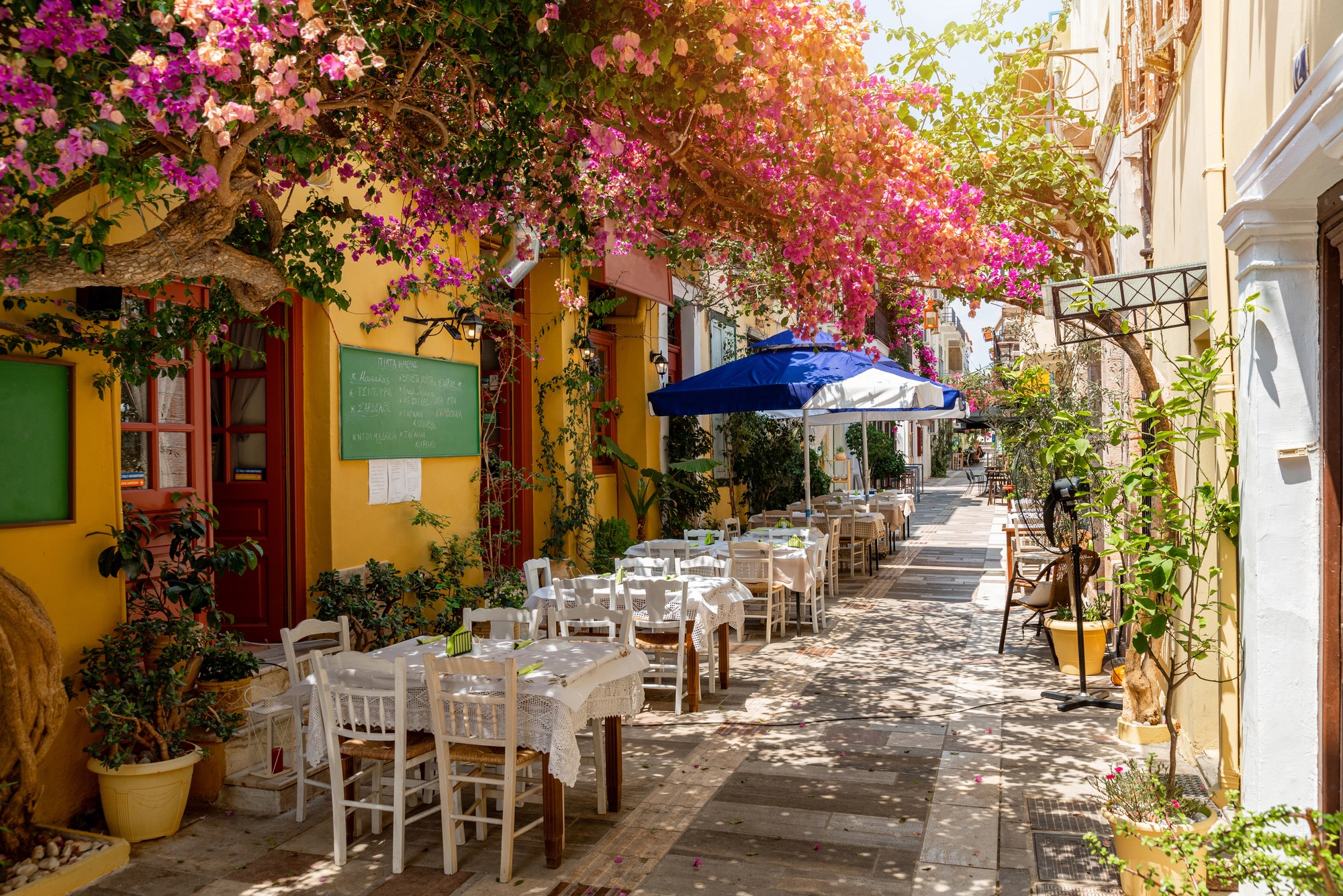 08_restaurant-athens-greece.jpg