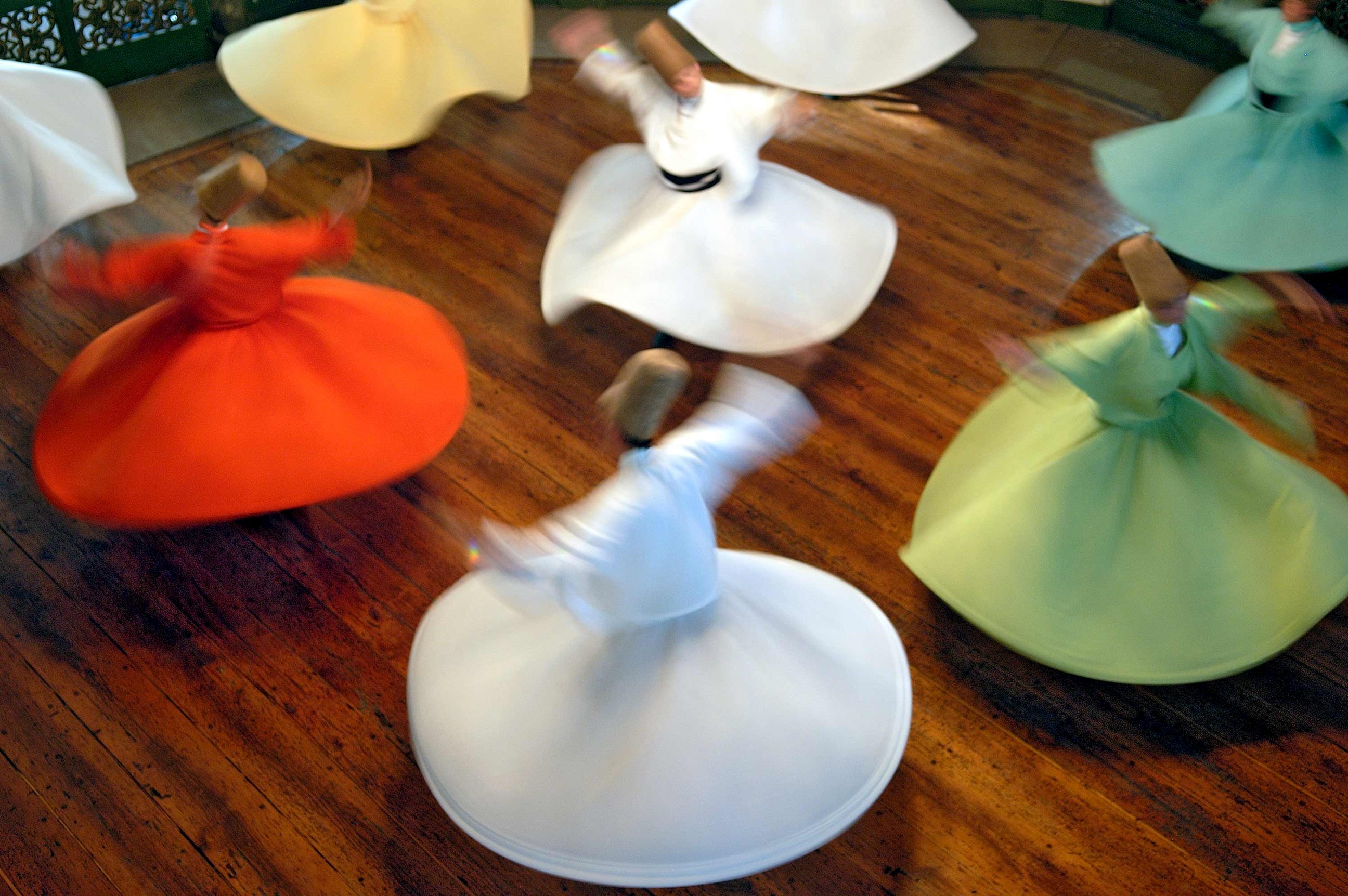 performance-whirling-dervishes-dinner-local-restaurant-istanbul-turkey.jpg