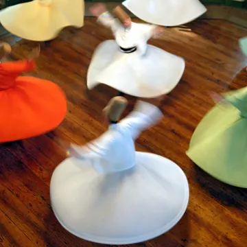 performance-whirling-dervishes-dinner-local-restaurant-istanbul-turkey.jpg