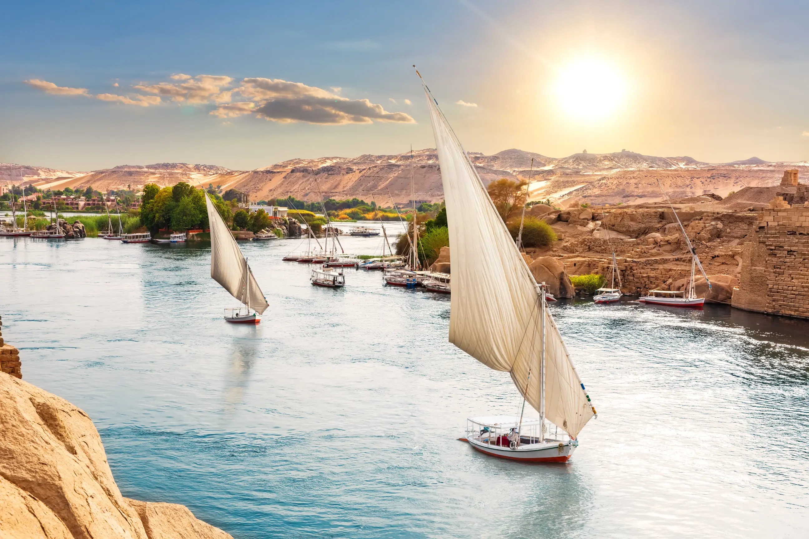 day-hero-nile-sailboats-aswan-egypt.webp