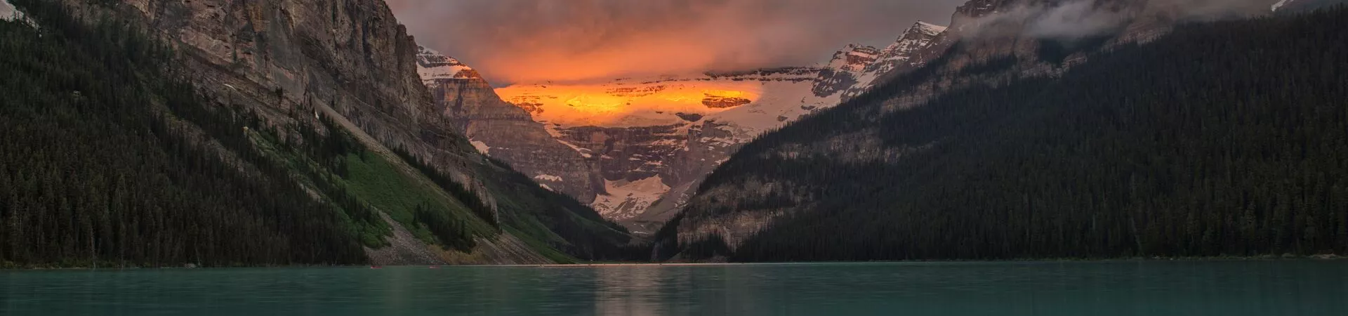 Large Lake Louise 1412103366