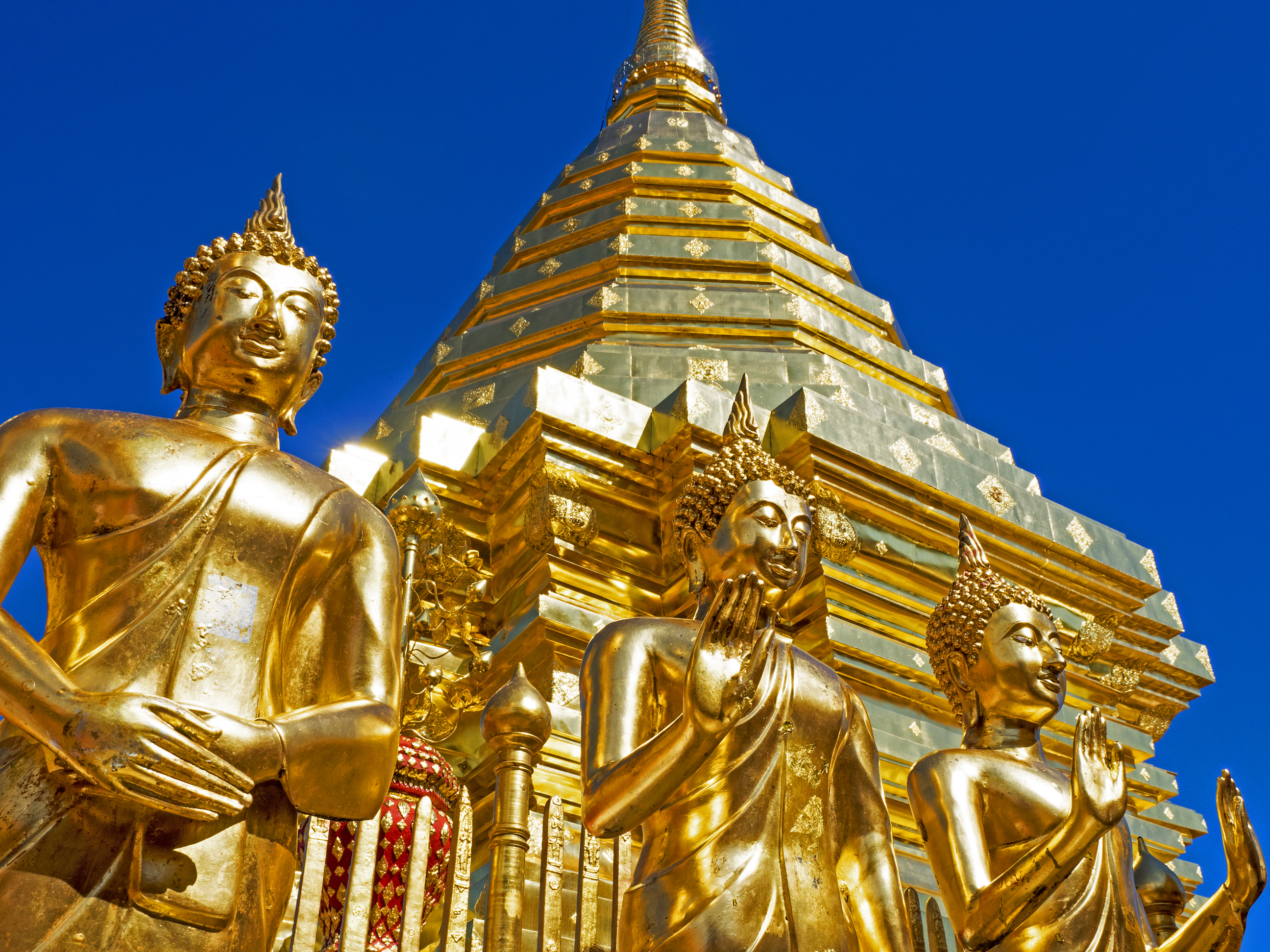 day-hero-wat-phra-that-doi-suthep-chiang-mai-thailand-1455558516.webp