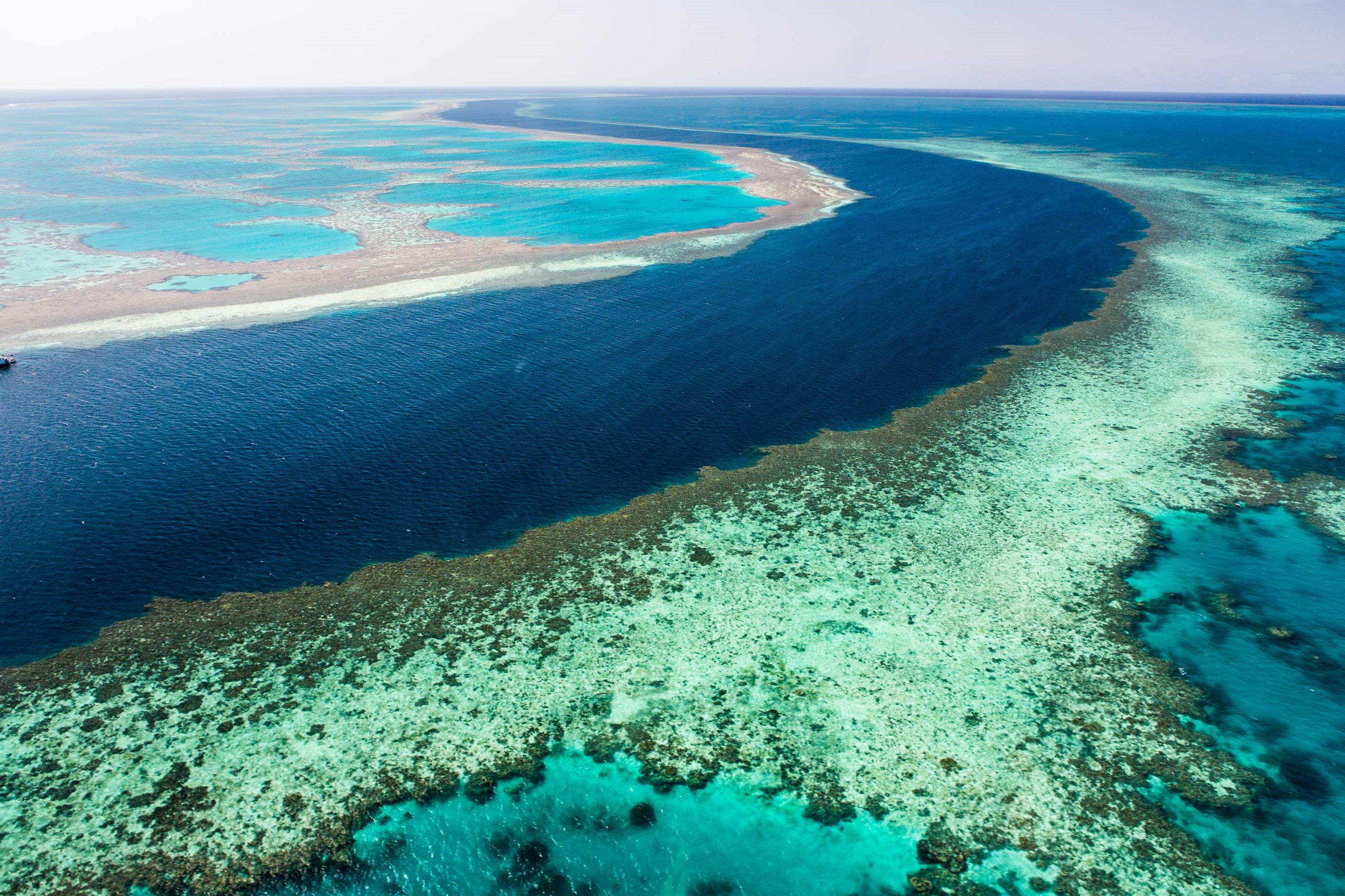 visit-great-barrier-reef-australia.jpg