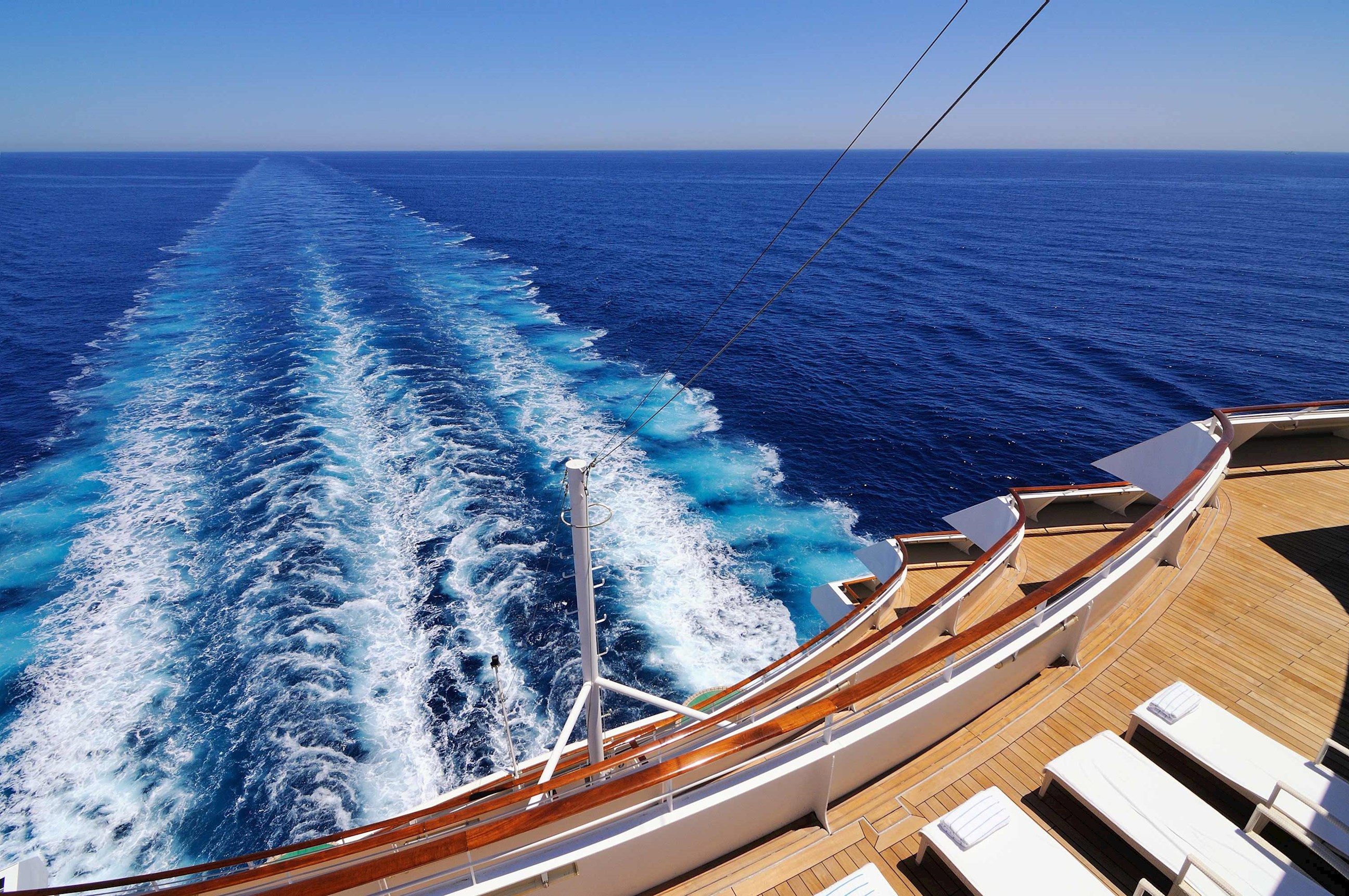 cruise-ship-ocean.jpg