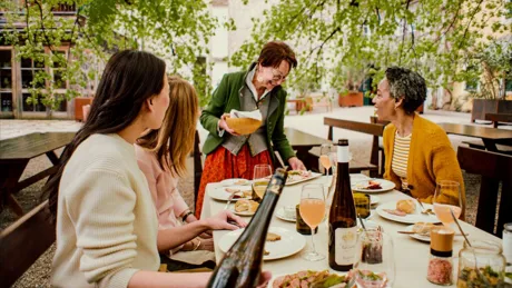 medium-ttc_trar_hn1394324_friends-table-server2_a002c018_v4.jpg