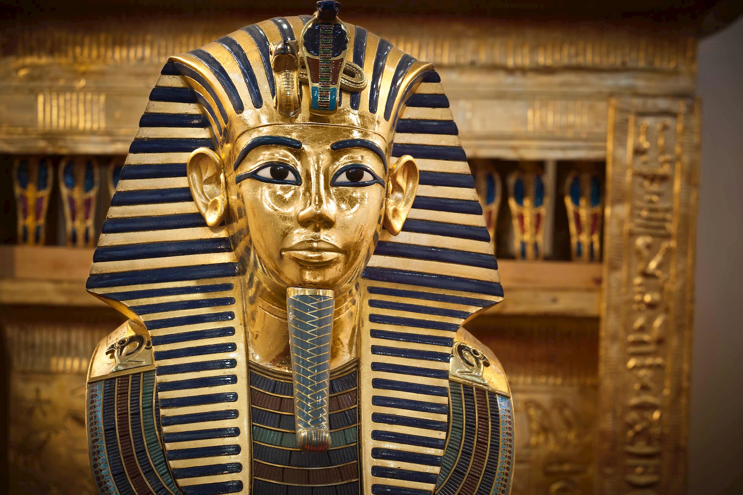 tutankhamun-mask-museum-cairo-egypt.jpg
