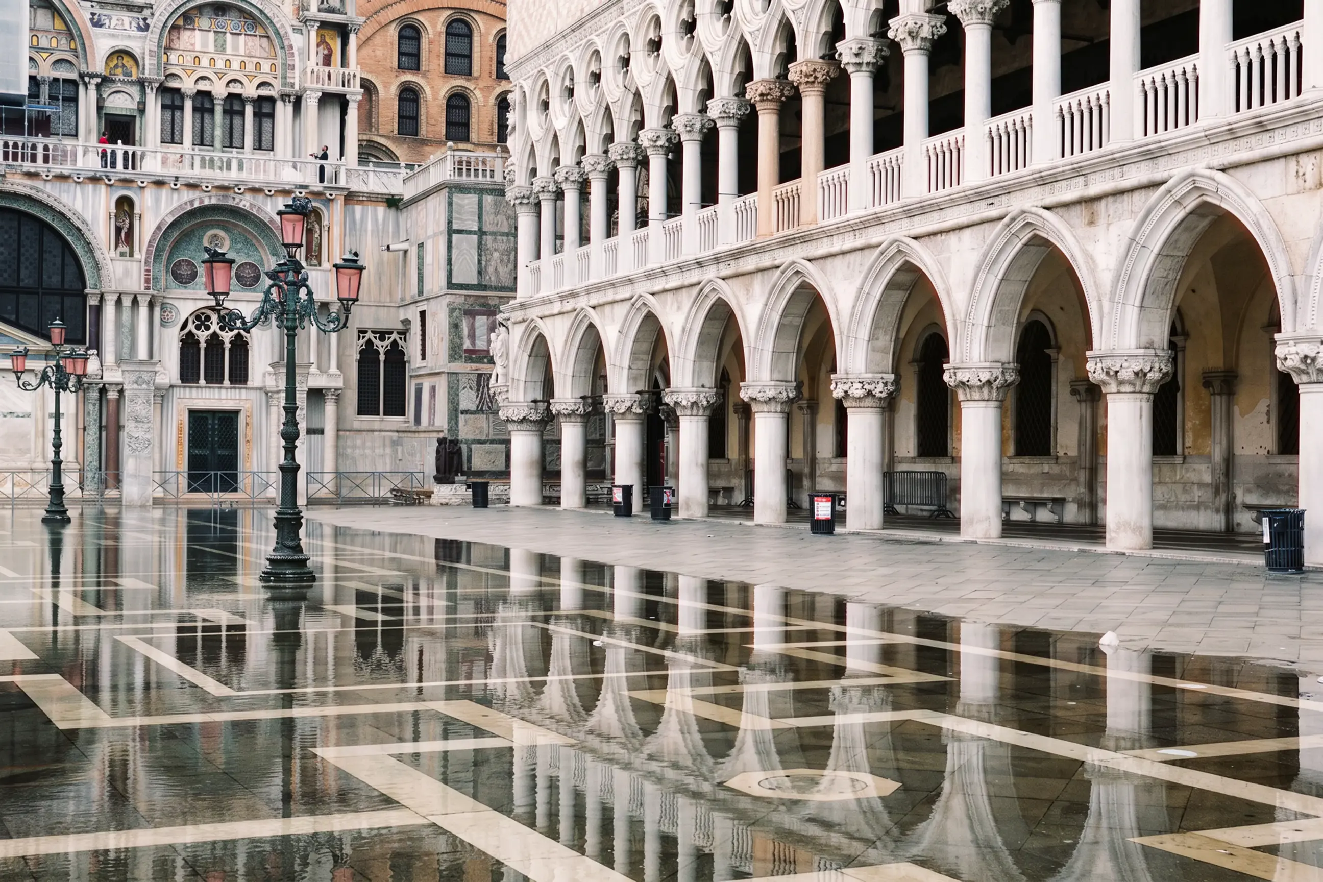 day-hero-floodwaters-on-st-marks-square-venice-italy.webp