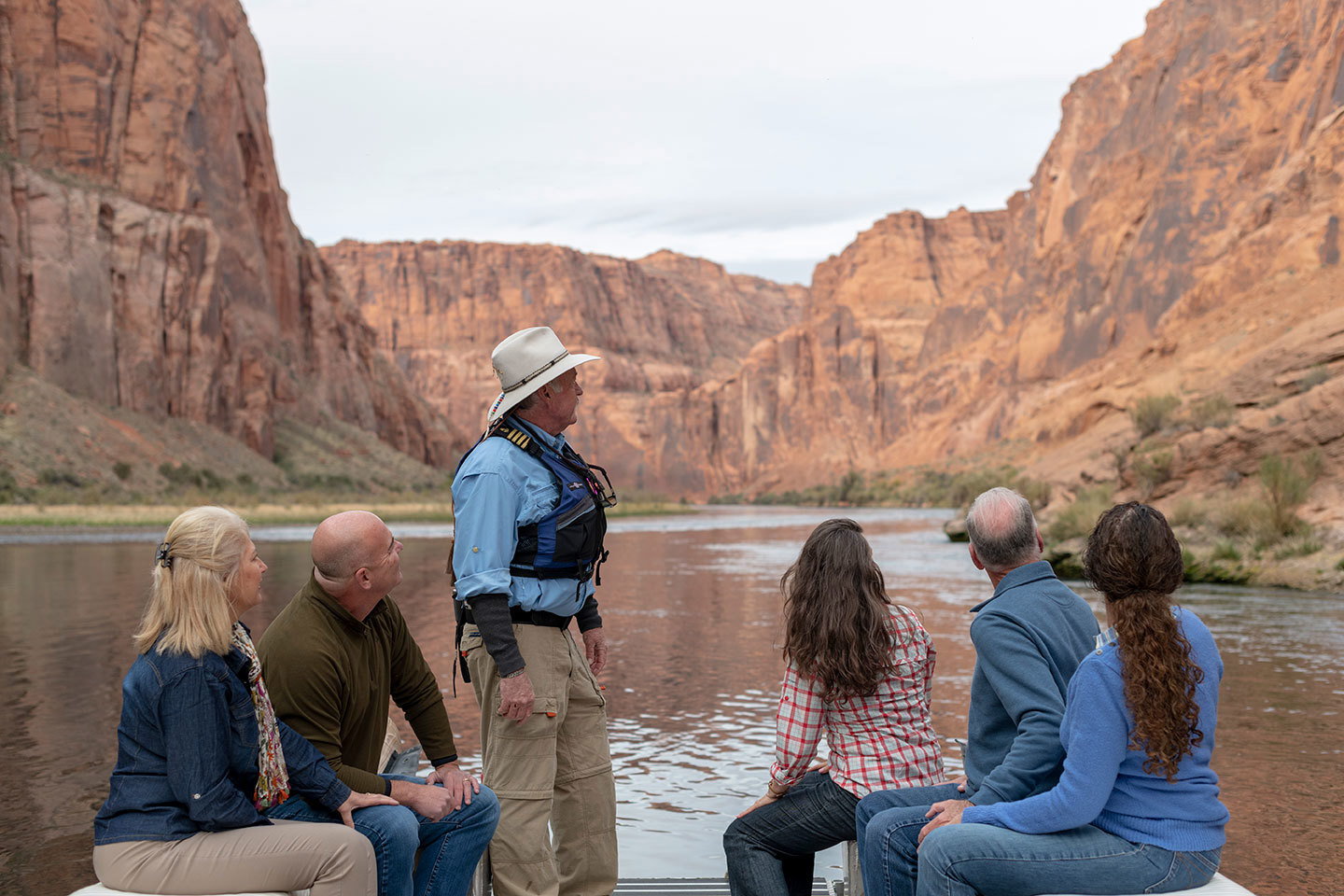 float-trip-lake-powell-utah-usa.jpg