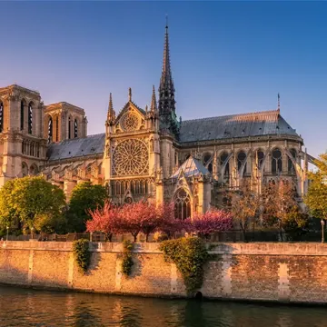 day-hero-notre-dame-cathedral-paris-france.webp