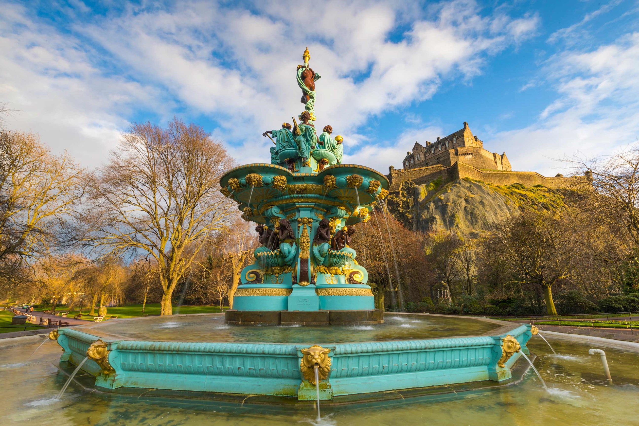 ross-fountain-edinburgh-castle-edinburgh-scotland.jpg