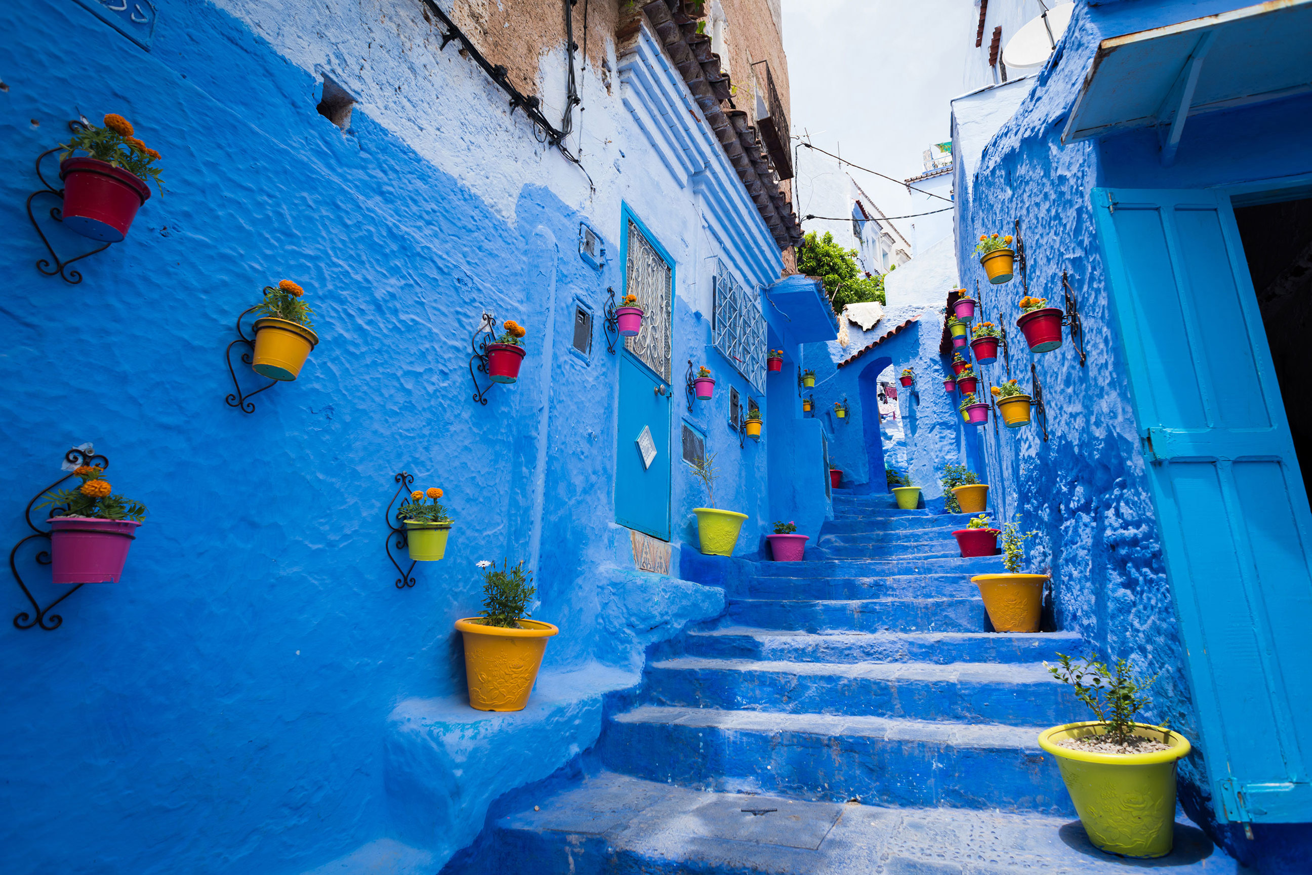 alleyway-in-chefchaouen-morocoo.jpg