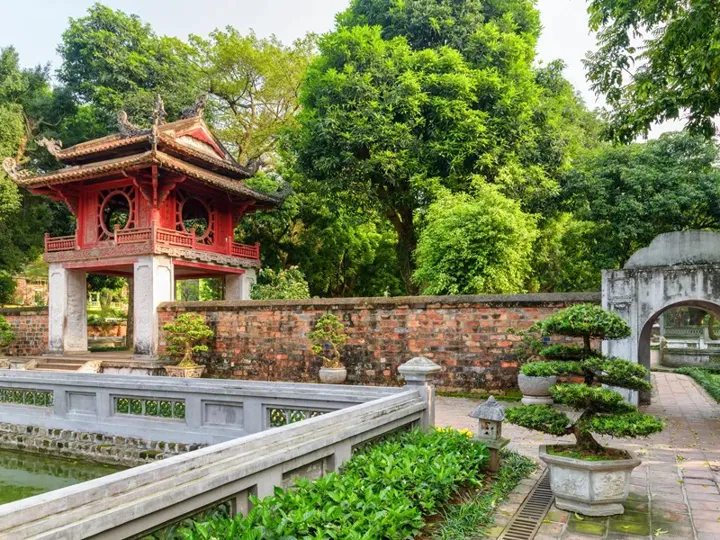 the-khue-van-pavilion-of-the-temple-of-literature-hanoi-1190984514.jpeg