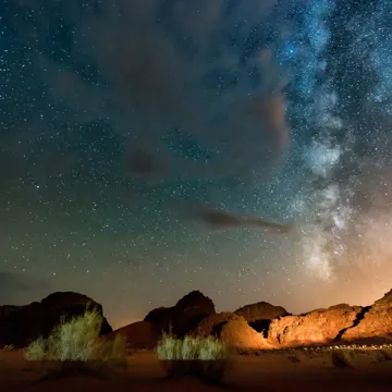 stargazing-wadi-rum-jordan.jpg
