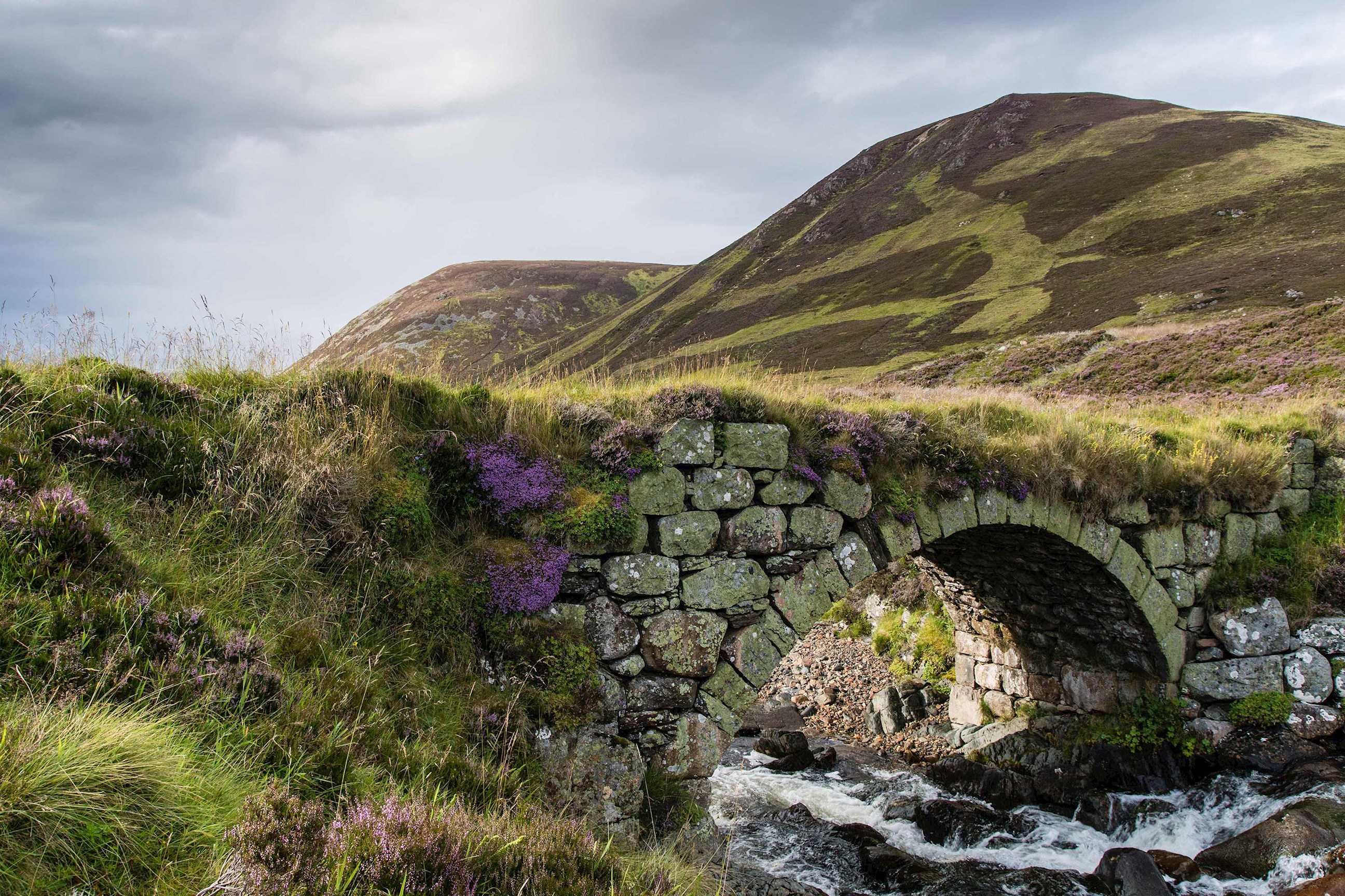 old-bridge-pitlochry-scotland.jpg