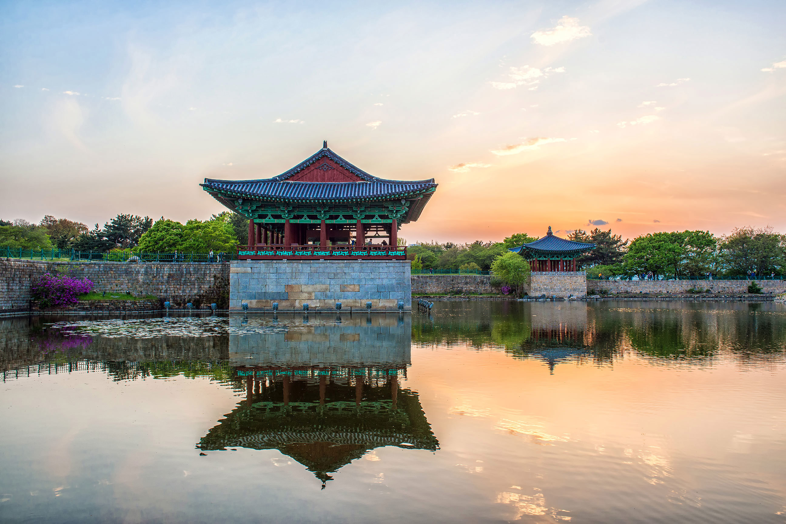 visit-donggung-palace-wolji-pond-gyeongju-south-korea.jpg