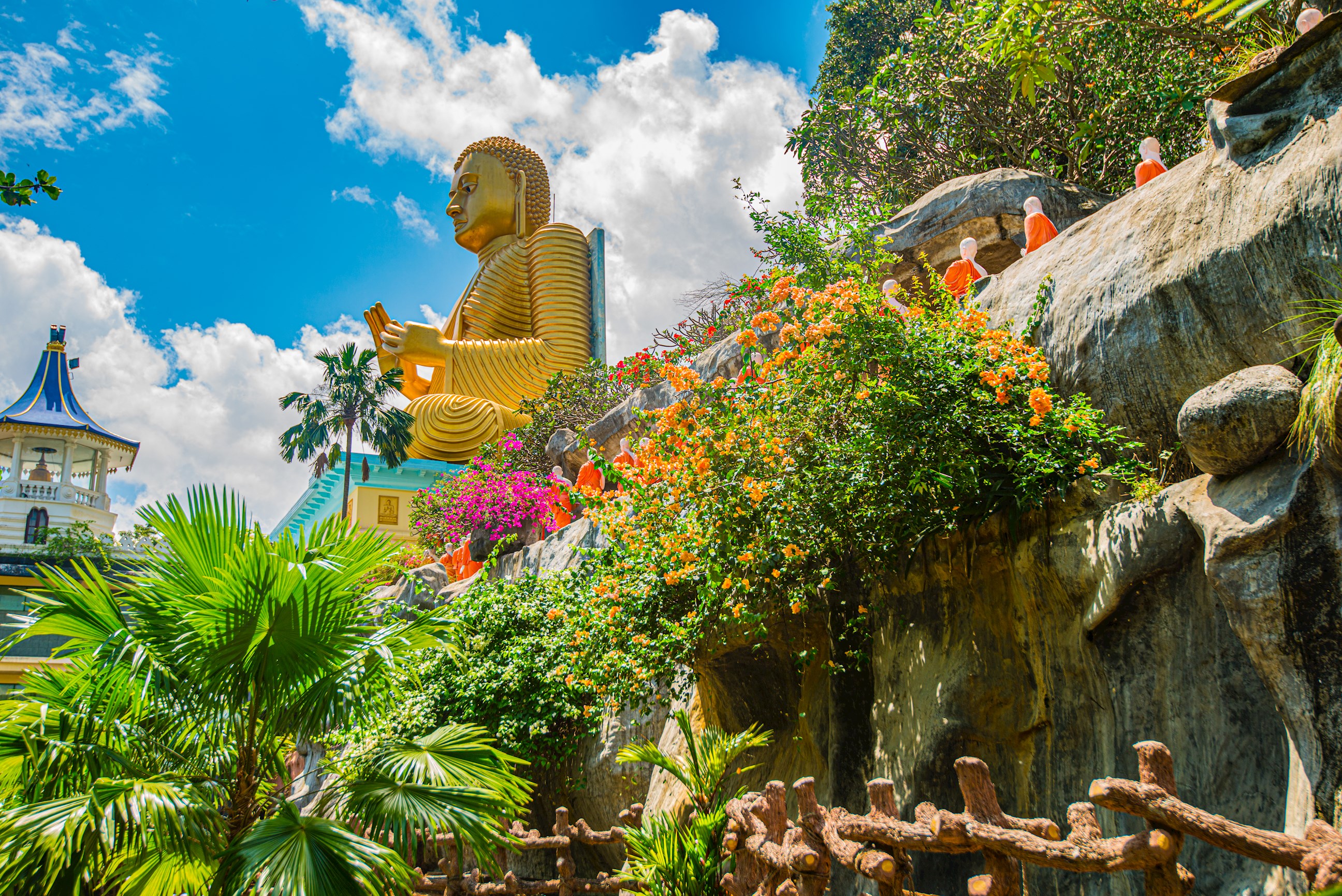 dambulla-golden-temple-dambulla-sri-lanka.jpg