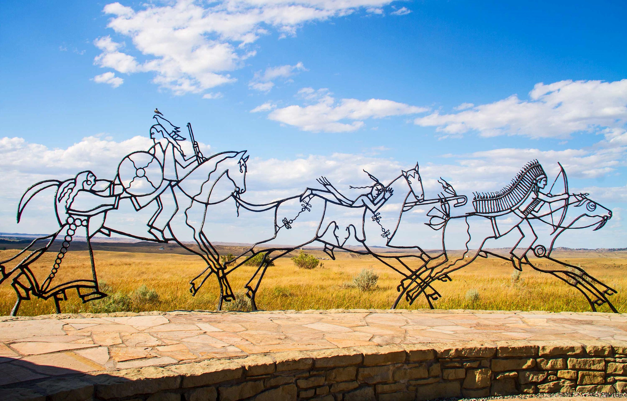 native-american-memorial-cody-usa.jpg