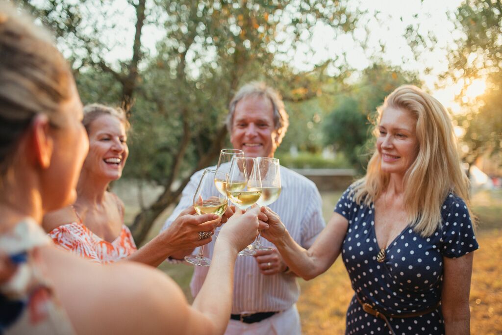 Medium Experiencing Italian Wines 1071395484